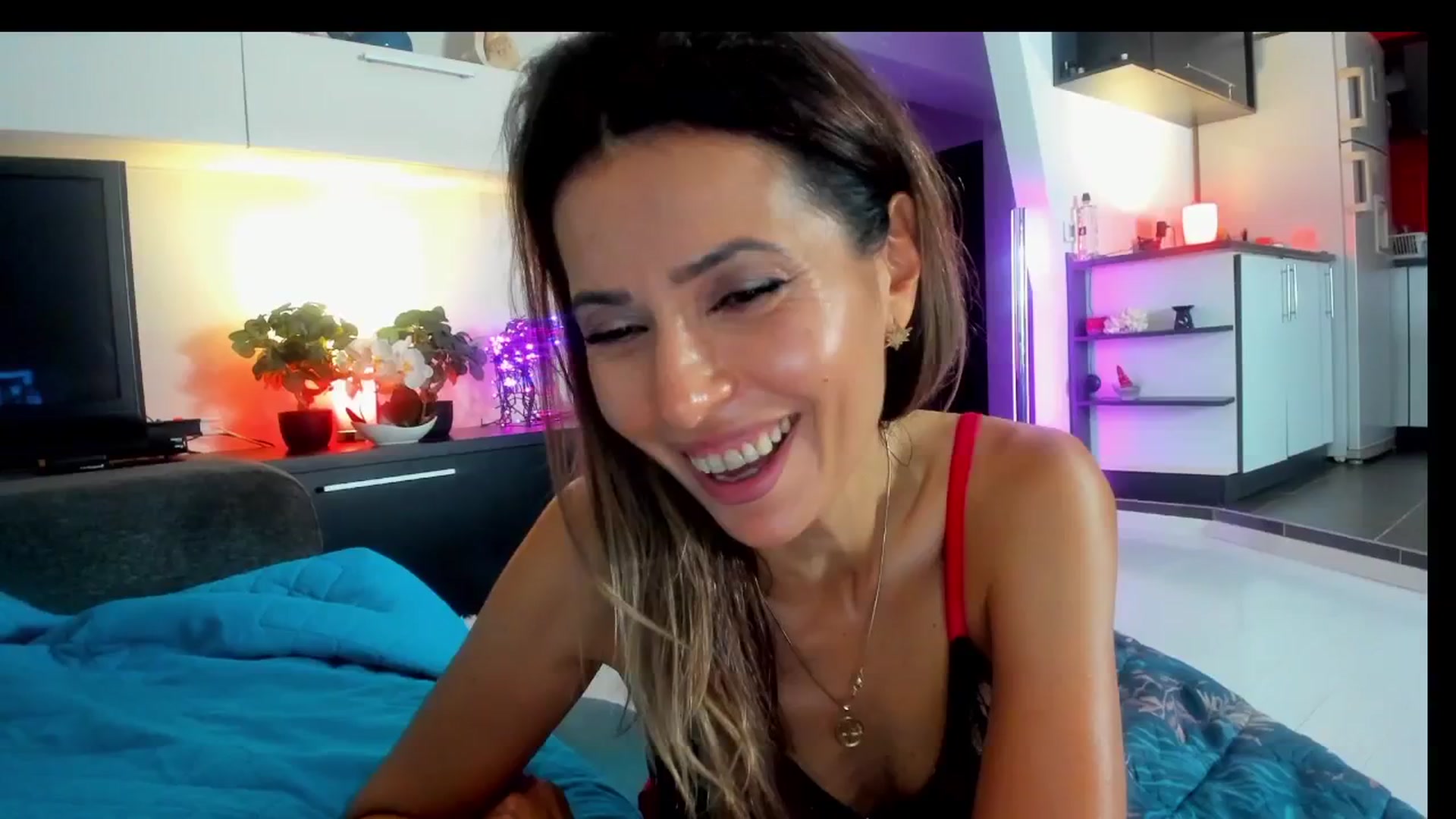 Gallery image thumbnail from SmileyTinaa's myfreecams stream on, 06/28/2025, 01:53 image 11 of 20