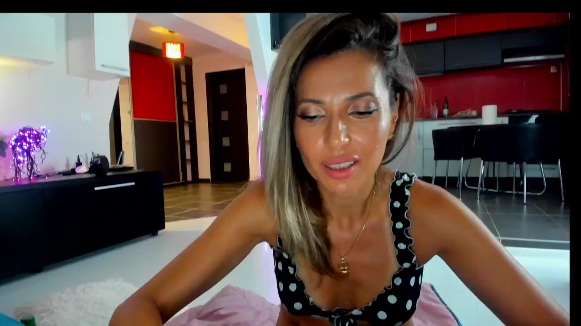 Gallery image thumbnail from SmileyTinaa's myfreecams stream on, 07/25/2025, 22:12 image 3 of 20