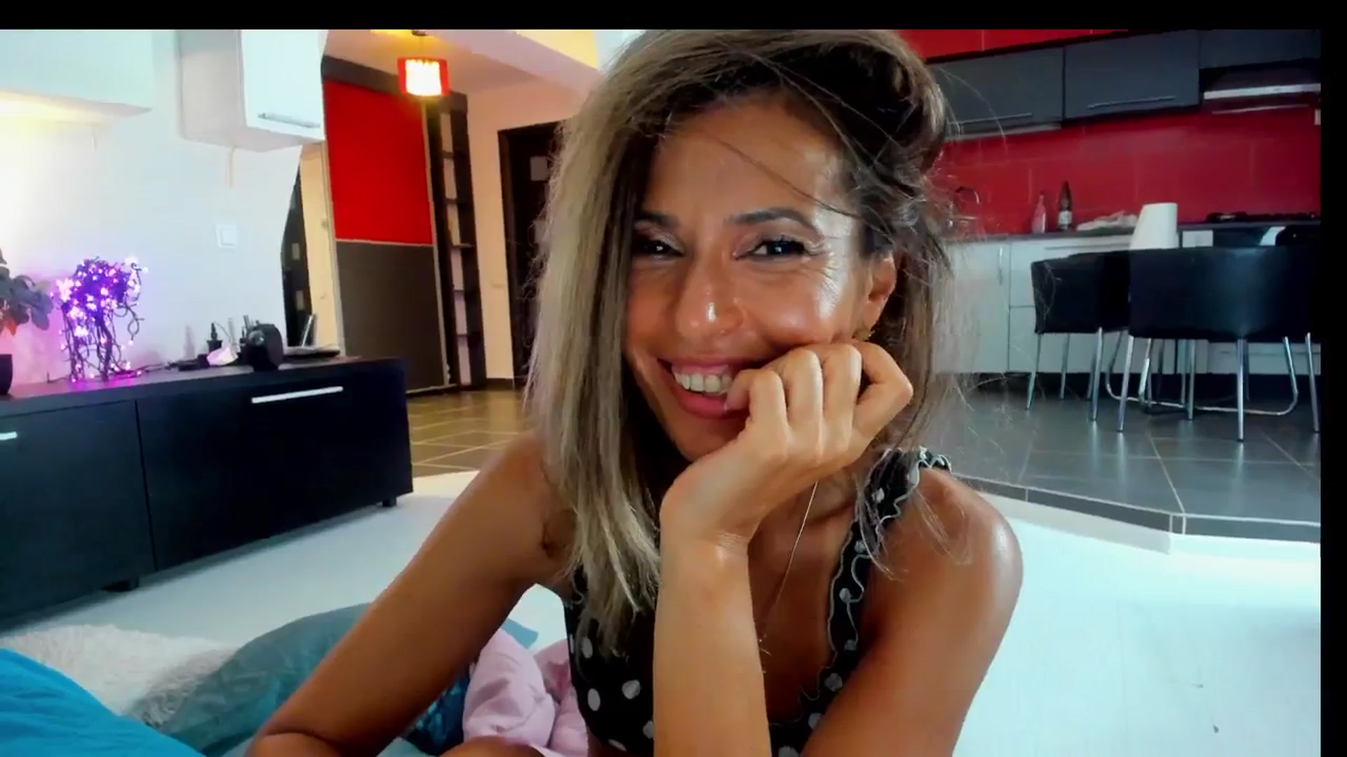 Gallery image thumbnail from SmileyTinaa's myfreecams stream on, 07/26/2025, 02:14 image 15 of 20