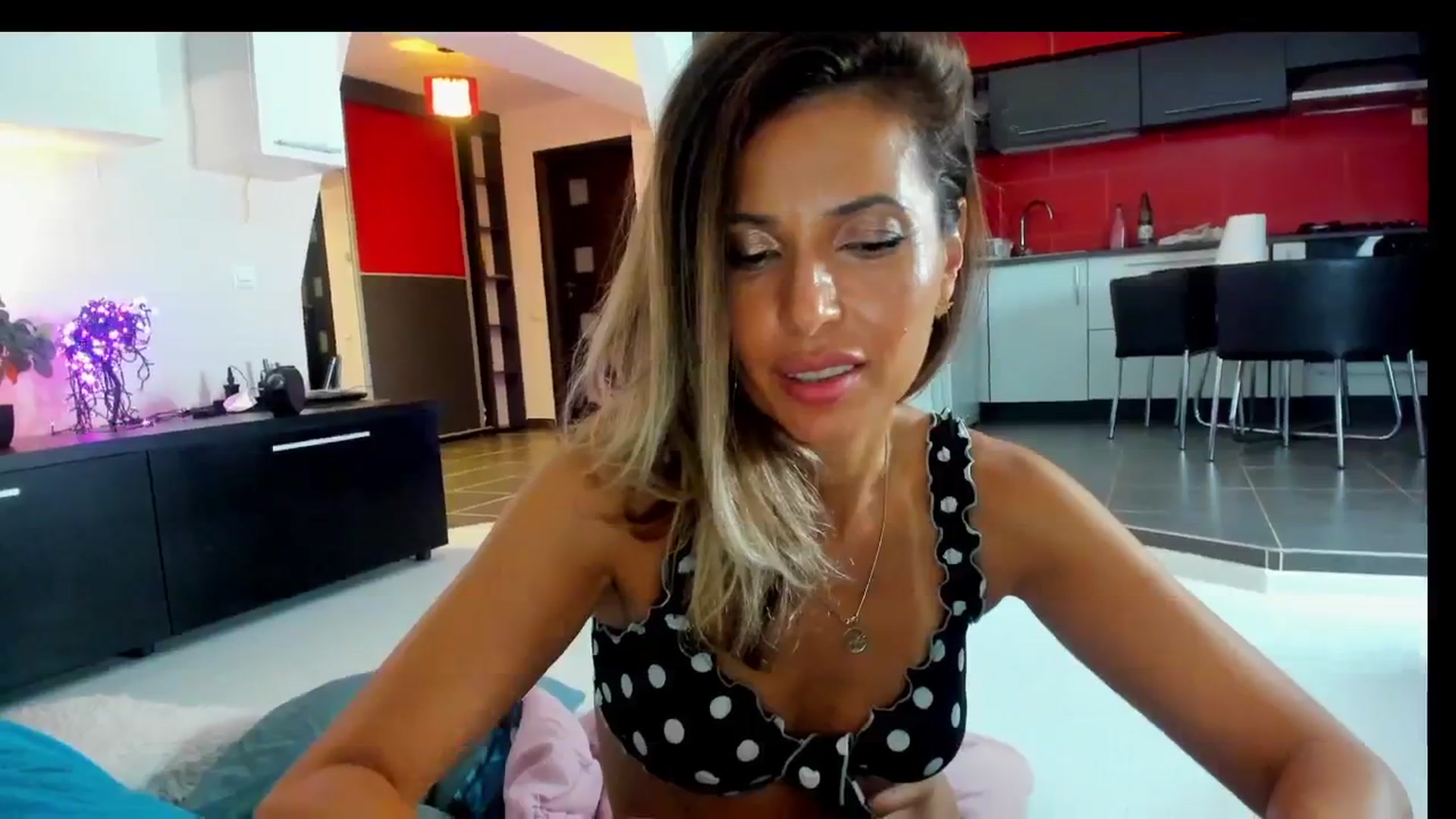 Gallery image thumbnail from SmileyTinaa's myfreecams stream on, 07/26/2025, 02:14 image 14 of 20