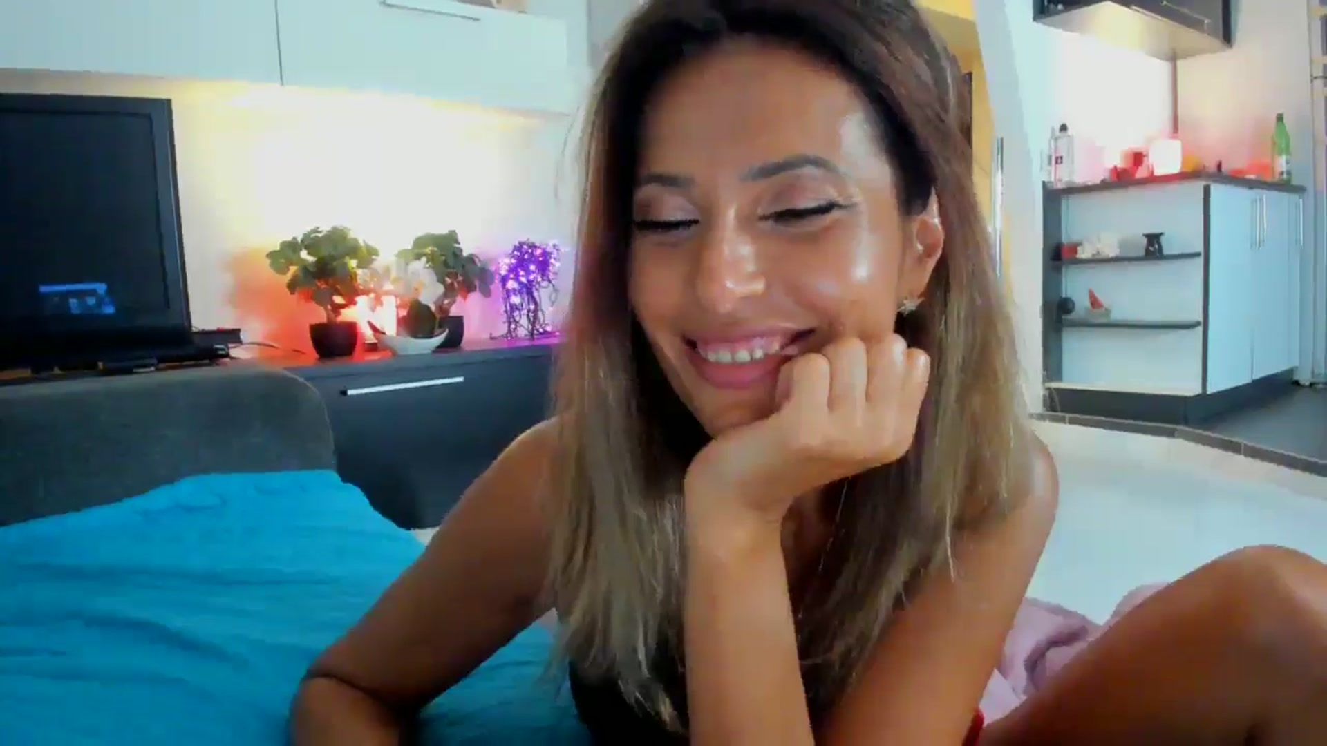 Gallery image thumbnail from SmileyTinaa's myfreecams stream on, 08/15/2025, 02:00 image 10 of 20