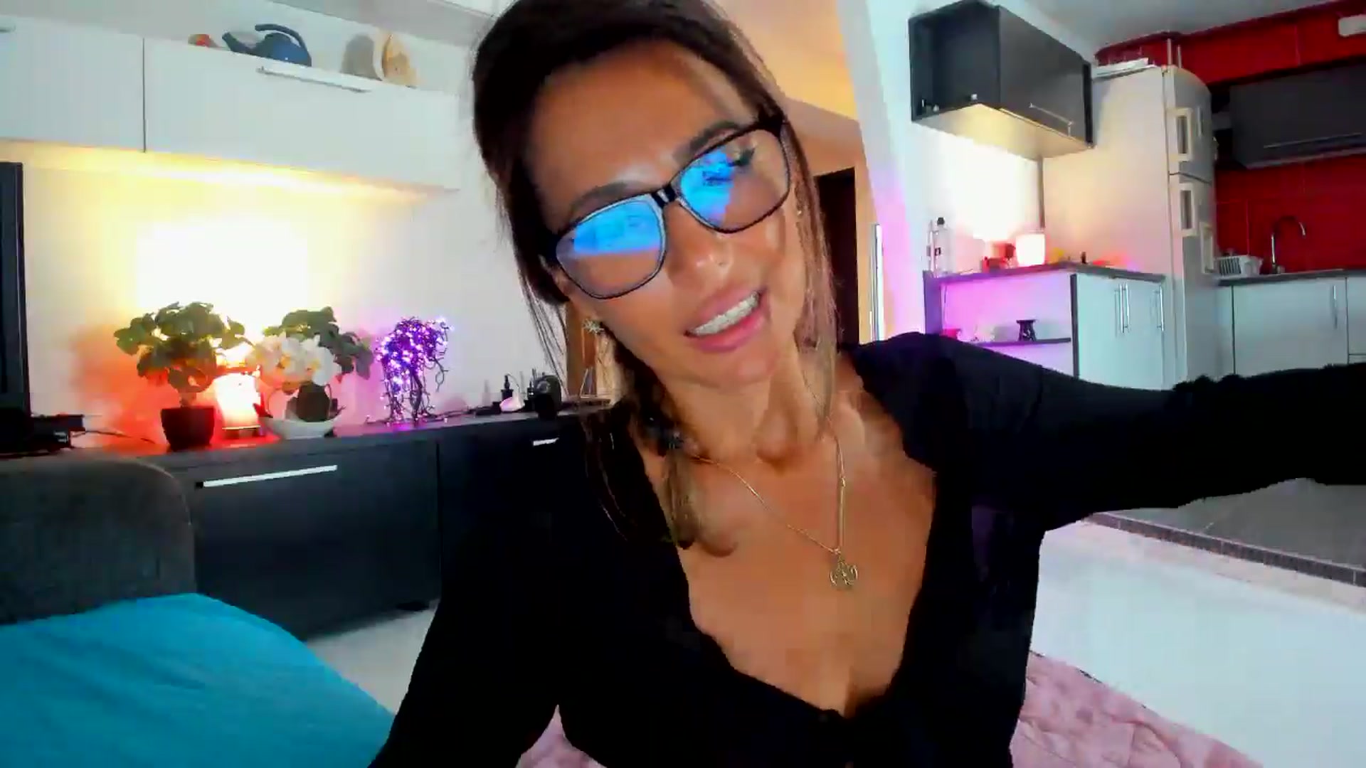 Gallery image thumbnail from SmileyTinaa's myfreecams stream on, 08/23/2025, 06:42 image 15 of 20