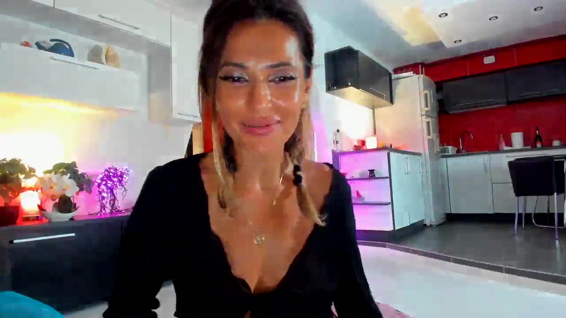 Gallery image thumbnail from SmileyTinaa's myfreecams stream on, 08/23/2025, 06:42 image 3 of 20