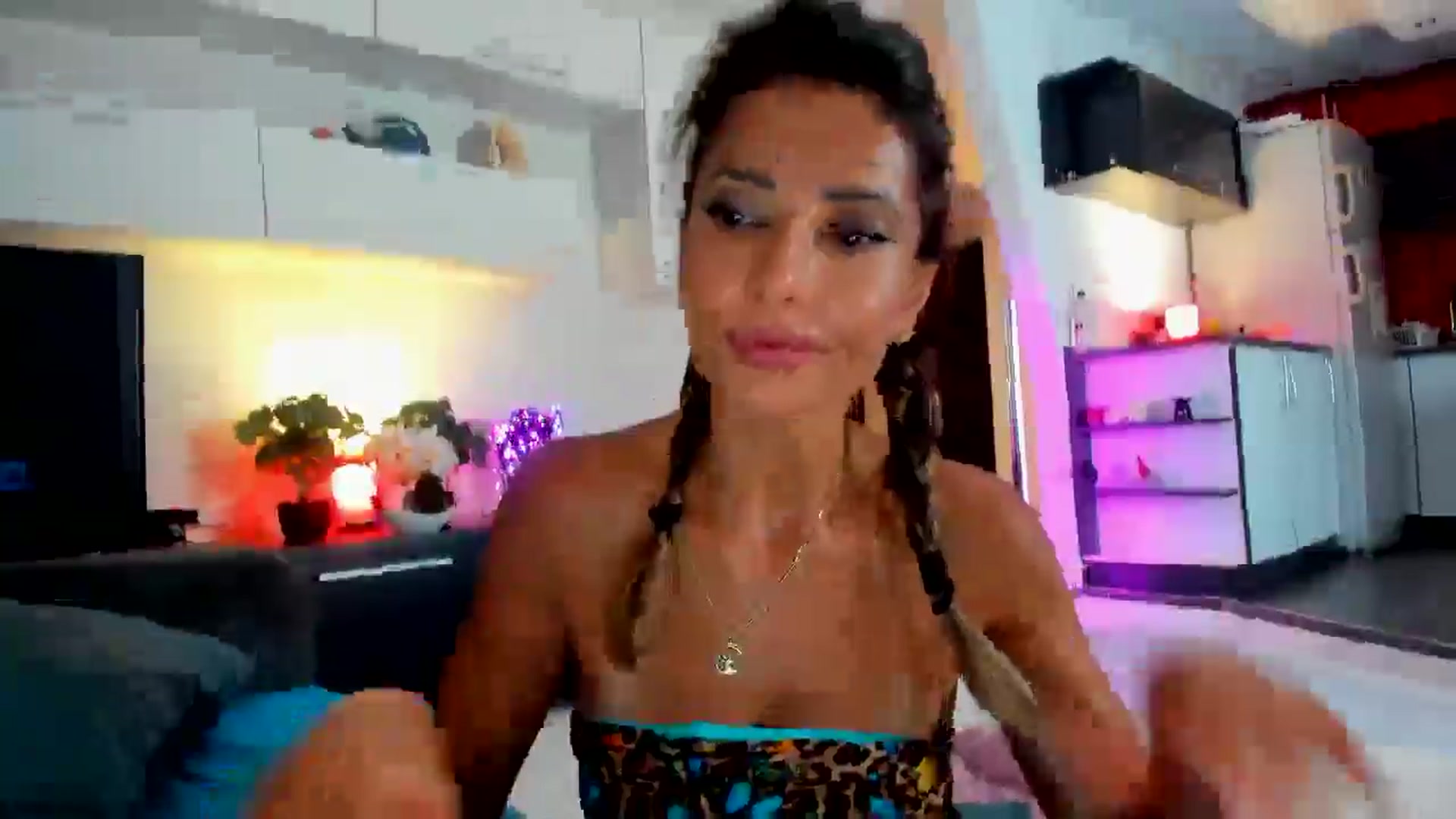 Gallery image thumbnail from SmileyTinaa's myfreecams stream on, 08/28/2025, 20:51 image 19 of 20