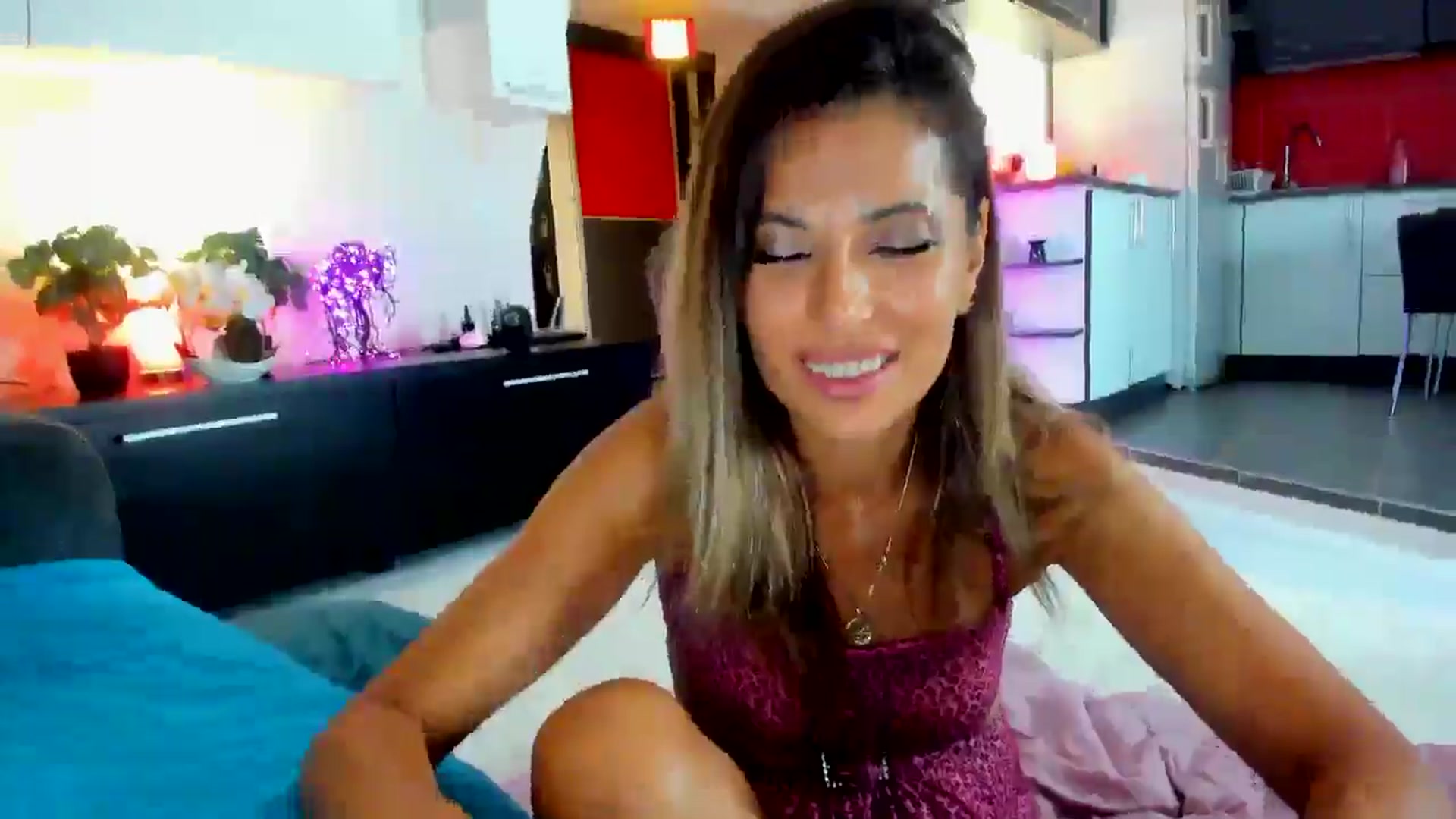 Gallery image thumbnail from SmileyTinaa's myfreecams stream on, 09/06/2025, 01:33 image 2 of 20