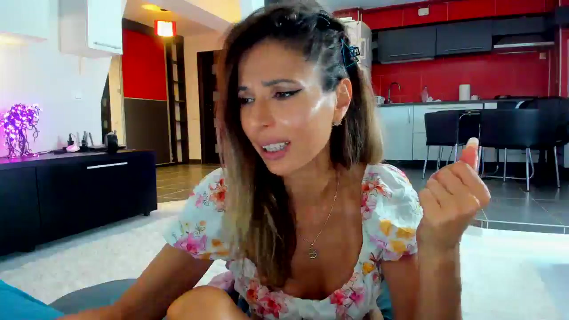 Gallery image thumbnail from SmileyTinaa's myfreecams stream on, 09/11/2025, 21:19 image 16 of 20