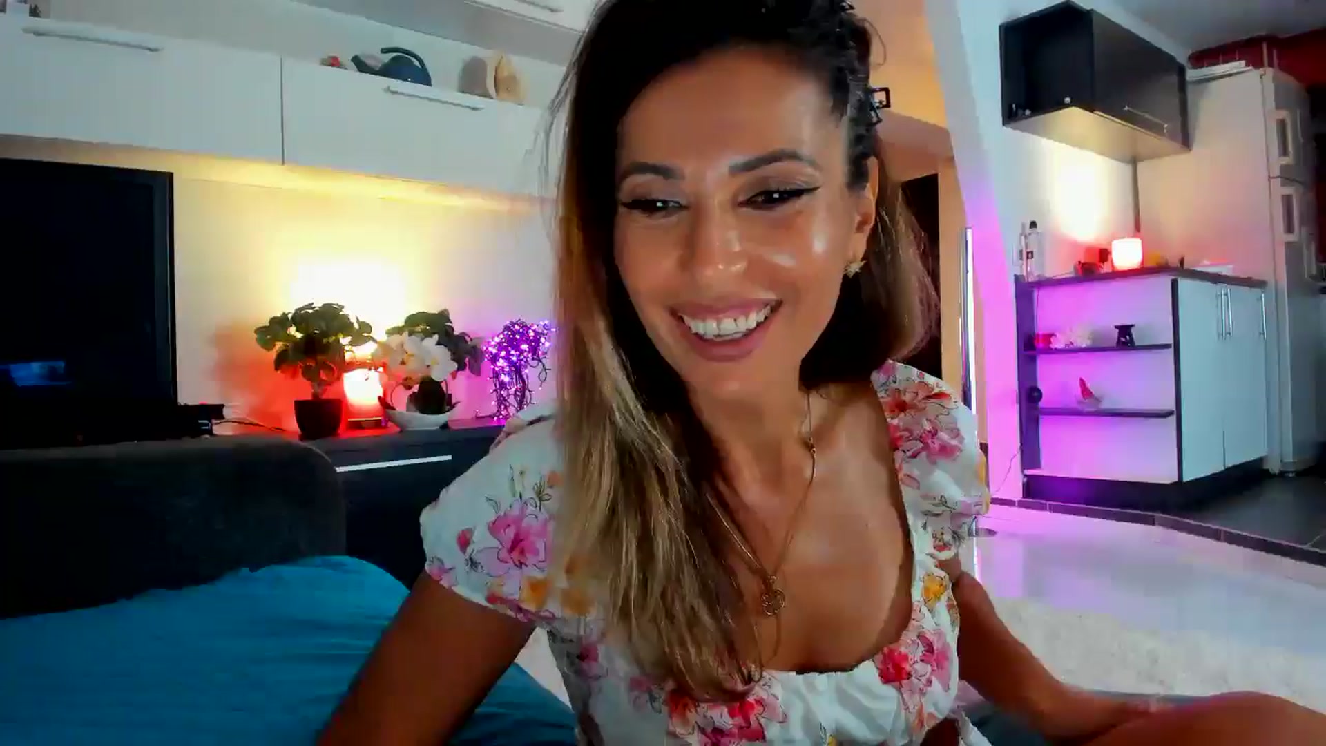 Gallery image thumbnail from SmileyTinaa's myfreecams stream on, 09/11/2025, 21:19 image 7 of 20
