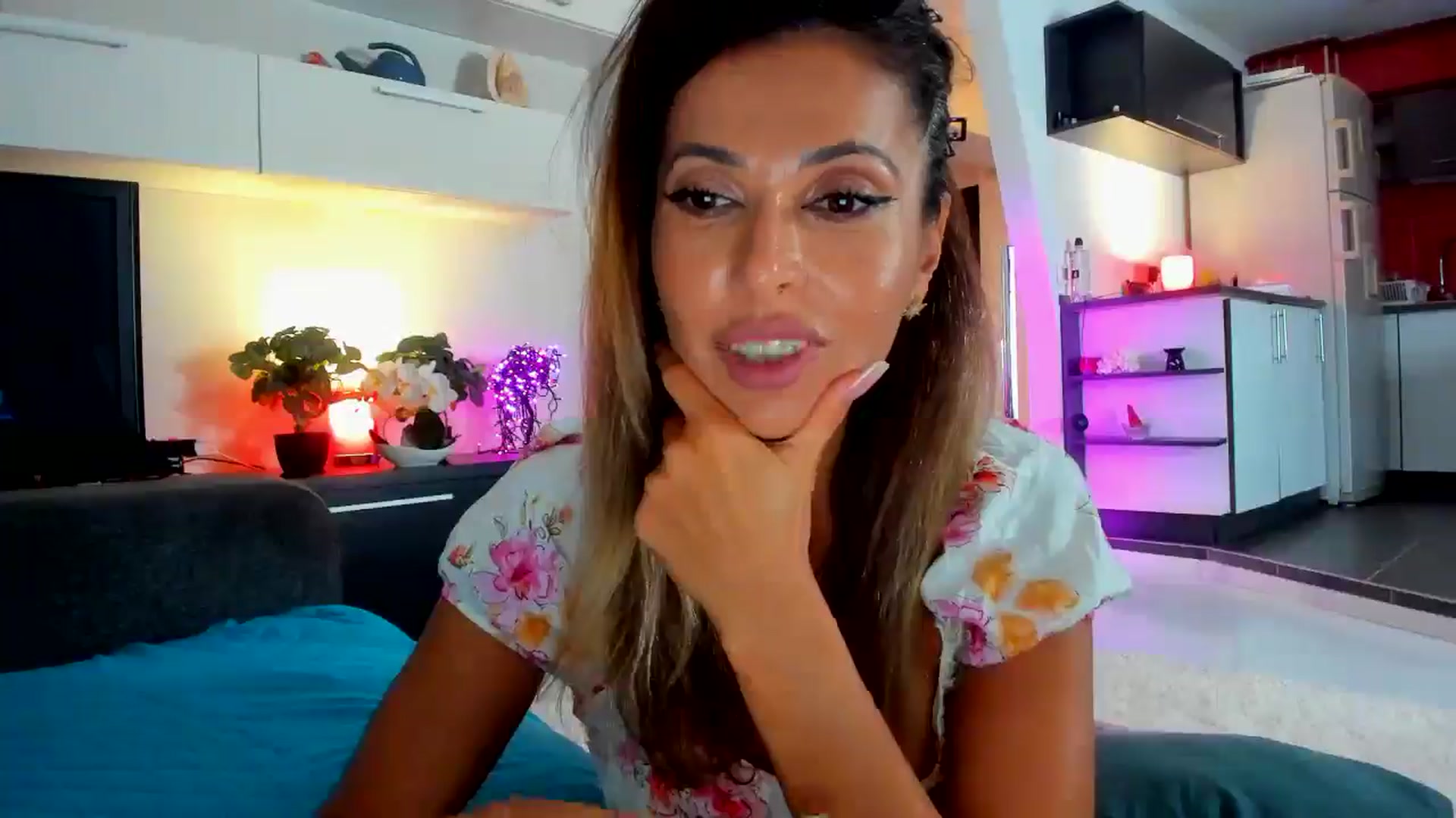 Gallery image thumbnail from SmileyTinaa's myfreecams stream on, 09/11/2025, 21:19 image 6 of 20