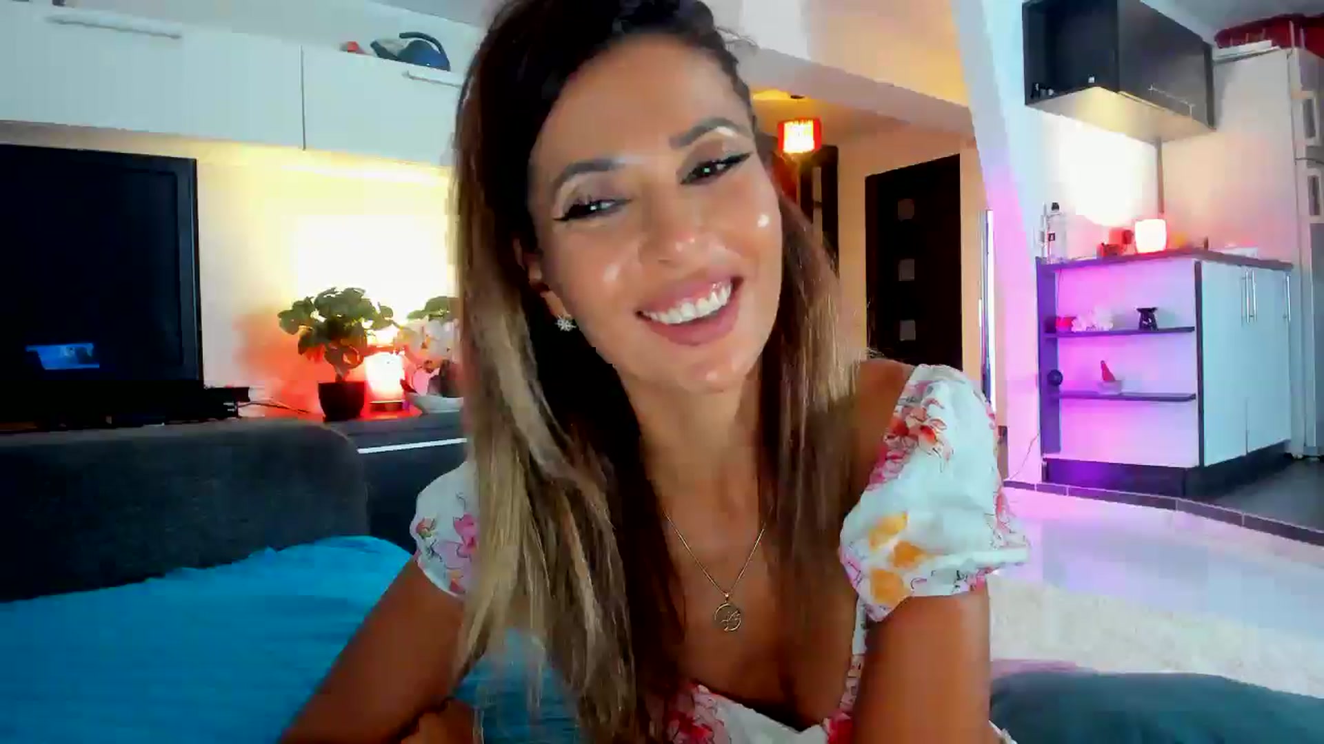 Gallery image thumbnail from SmileyTinaa's myfreecams stream on, 09/11/2025, 21:19 image 8 of 20