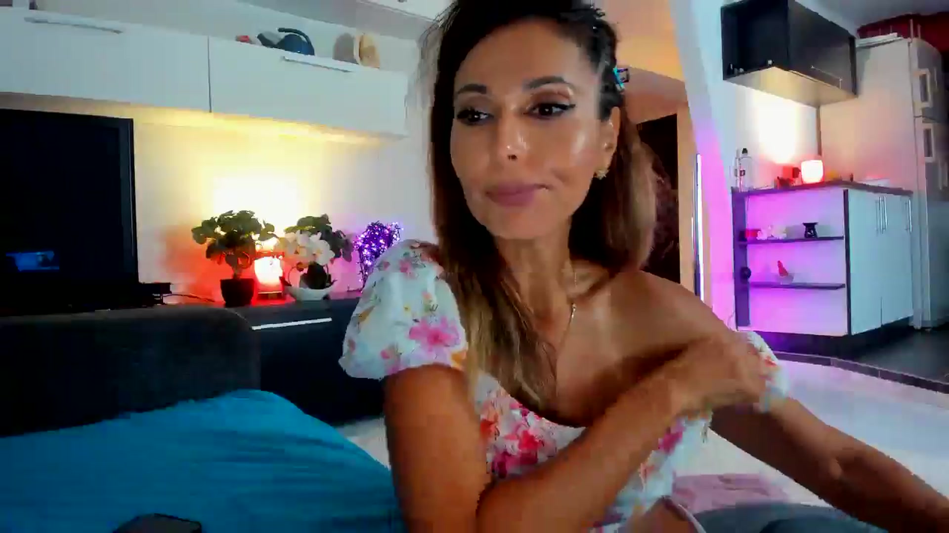 Gallery image thumbnail from SmileyTinaa's myfreecams stream on, 09/11/2025, 21:19 image 4 of 20