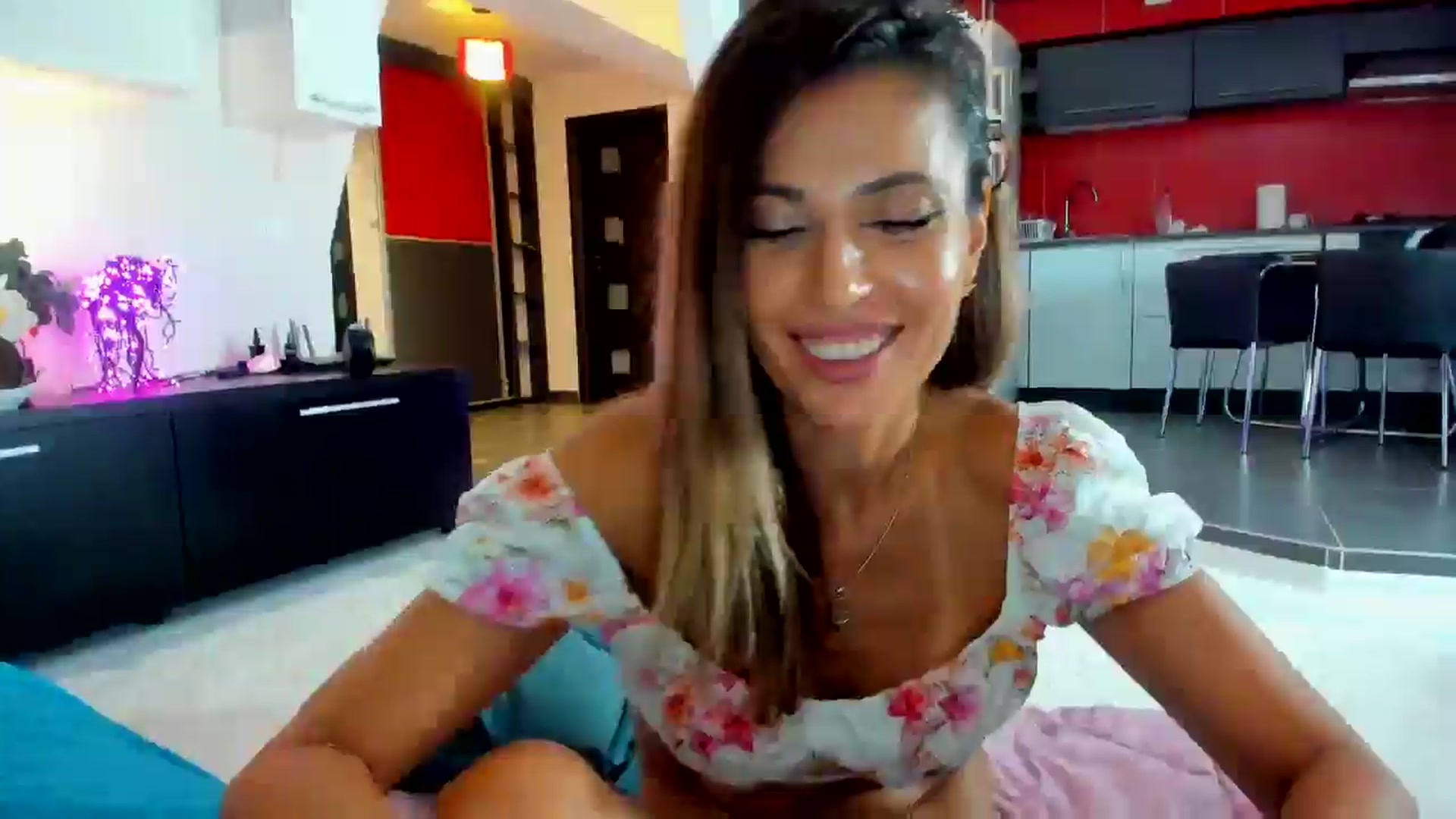 Gallery image thumbnail from SmileyTinaa's myfreecams stream on, 09/12/2025, 24:44 image 8 of 20