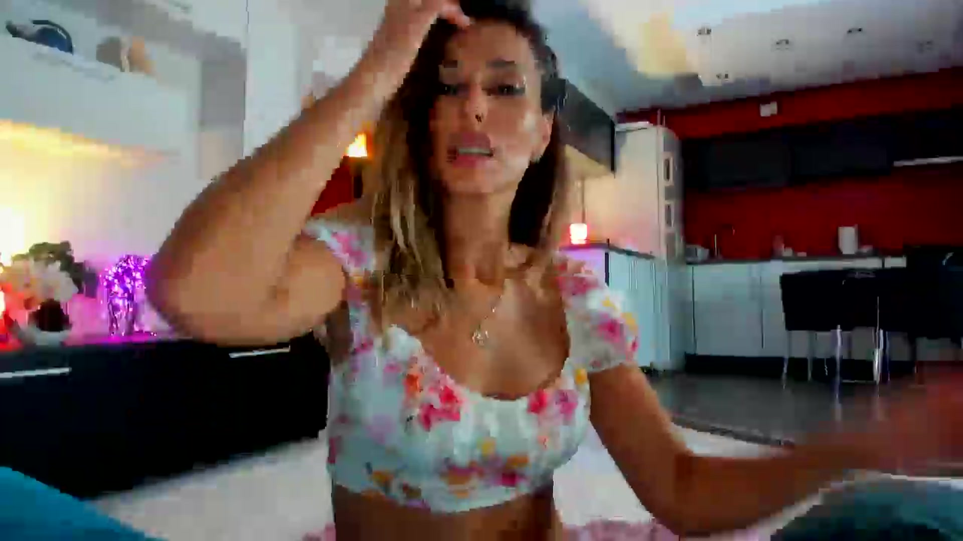 Gallery image thumbnail from SmileyTinaa's myfreecams stream on, 09/12/2025, 24:44 image 18 of 20