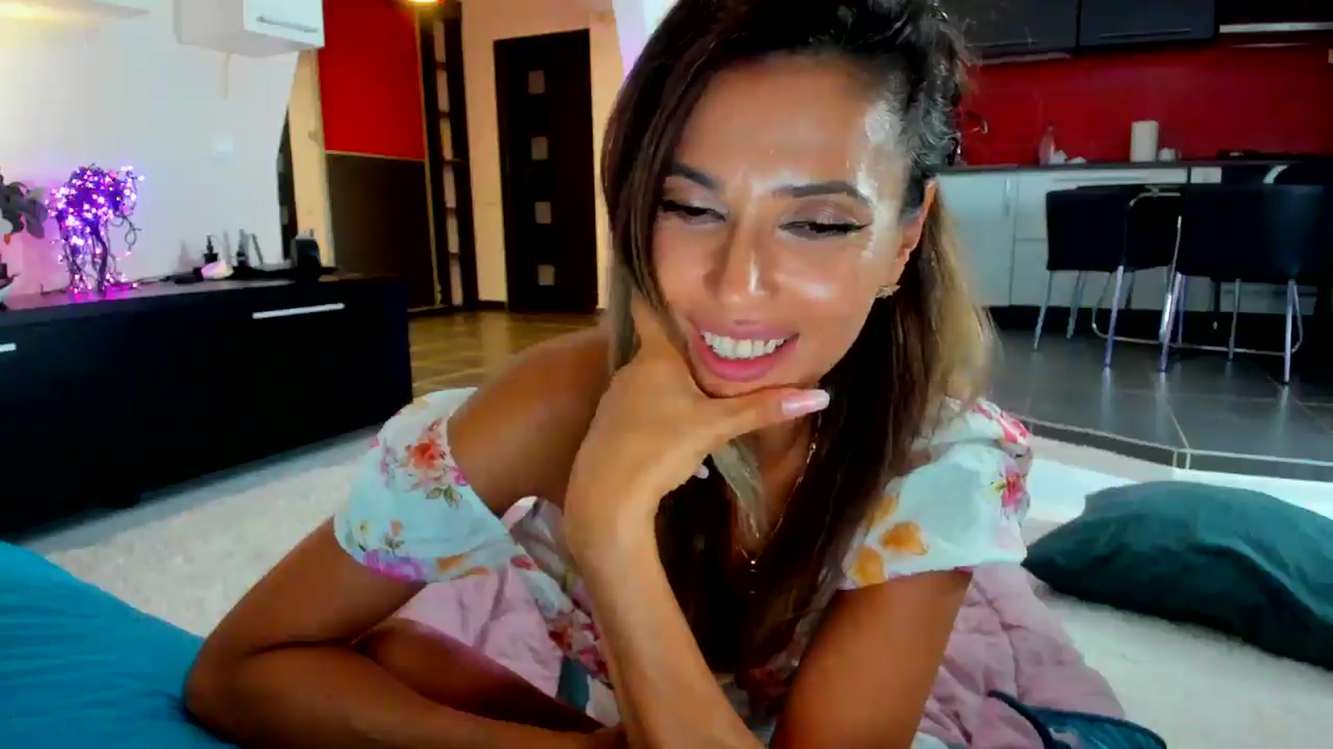 Gallery image thumbnail from SmileyTinaa's myfreecams stream on, 09/12/2025, 02:18 image 4 of 20