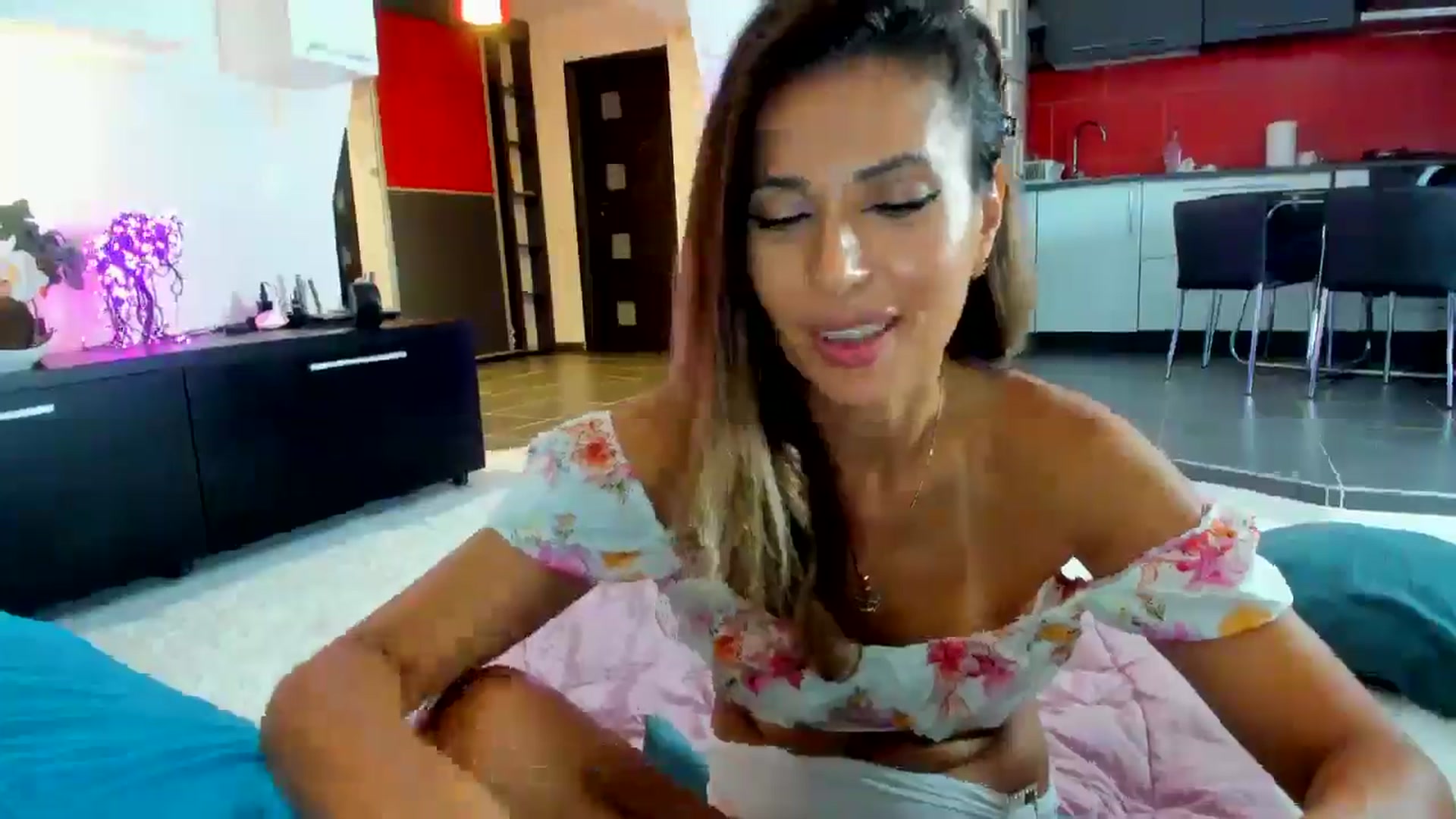 Gallery image thumbnail from SmileyTinaa's myfreecams stream on, 09/12/2025, 02:18 image 10 of 20