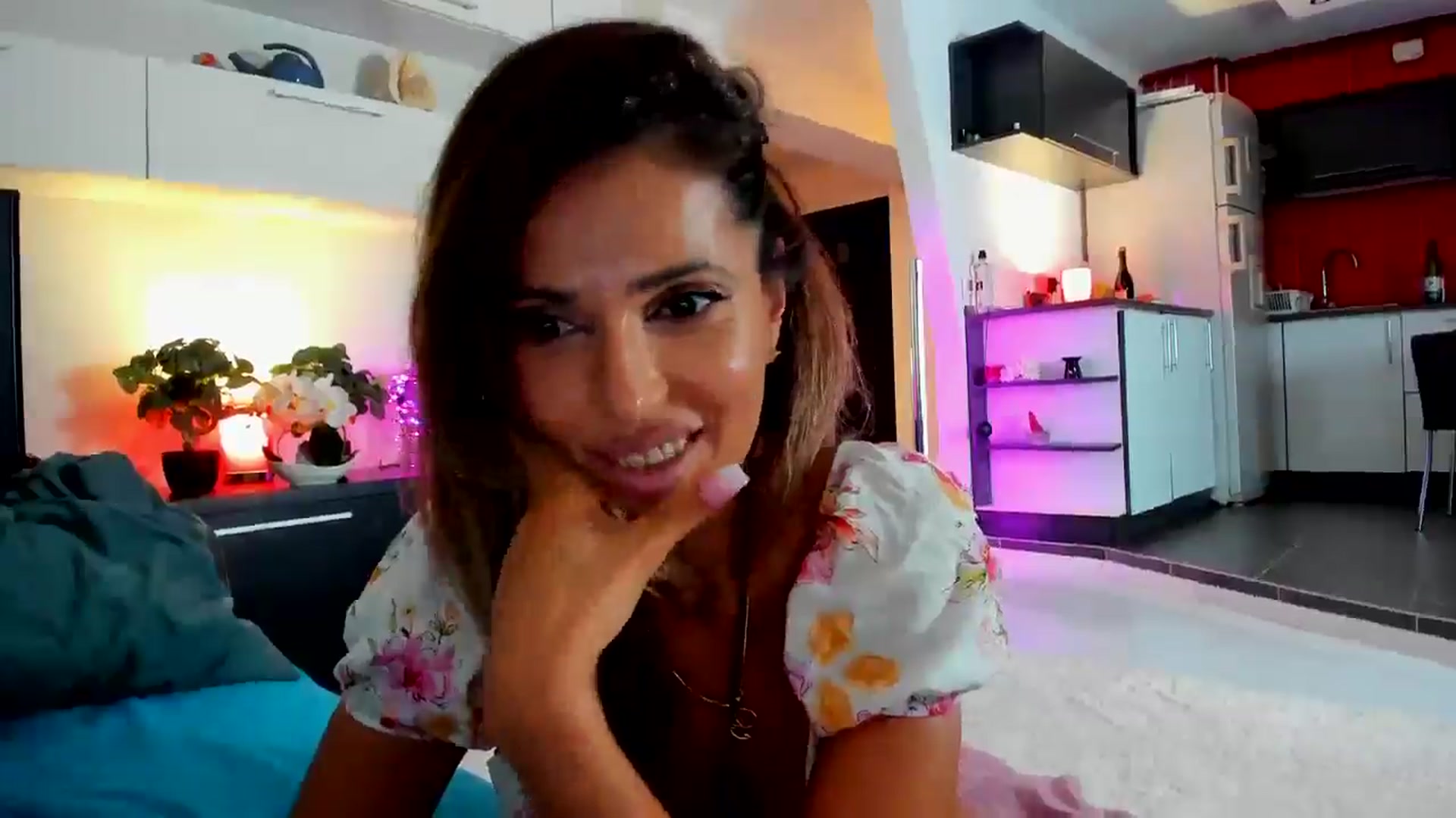Gallery image thumbnail from SmileyTinaa's myfreecams stream on, 09/19/2025, 19:57 image 18 of 20