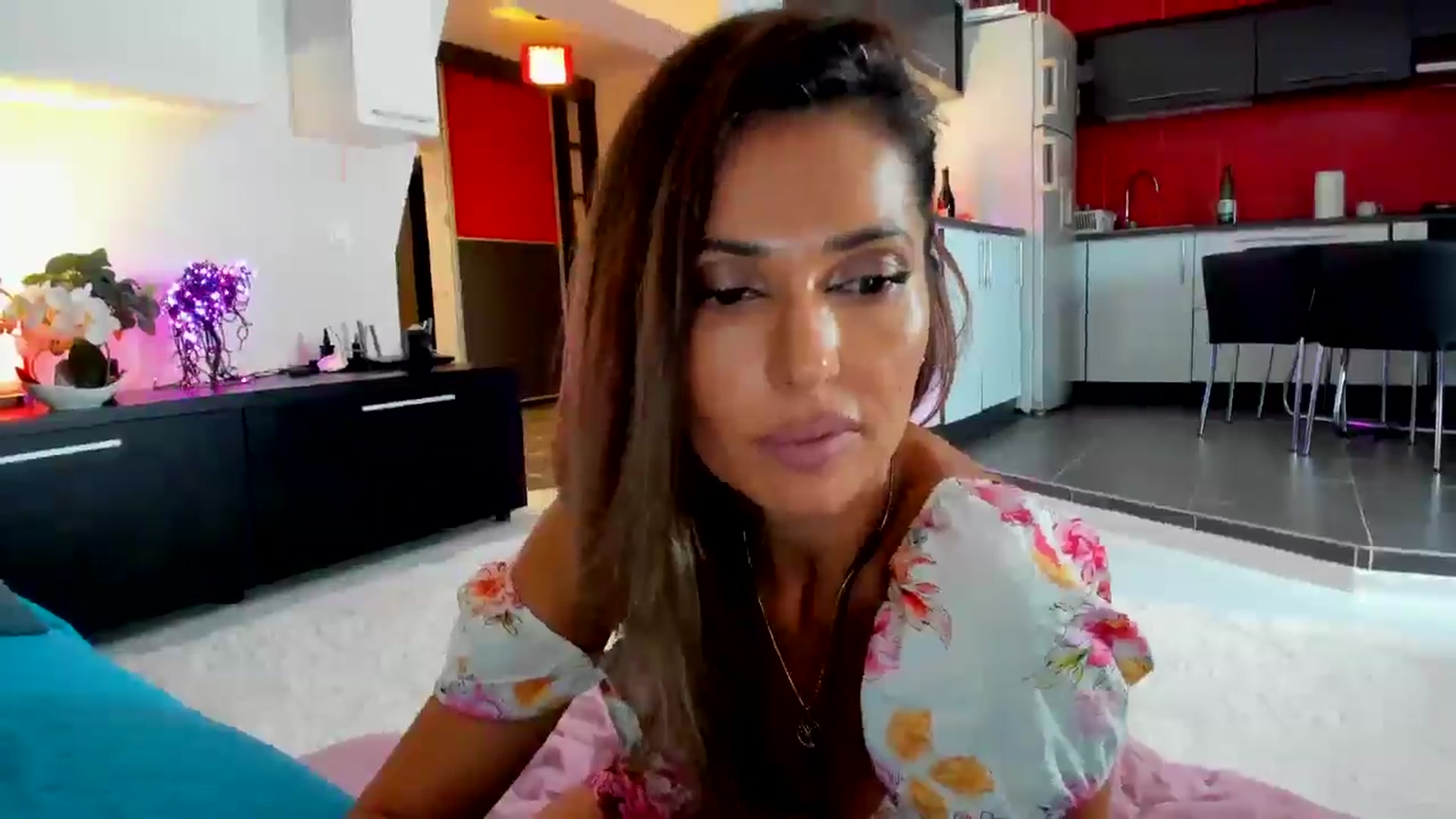 Gallery image thumbnail from SmileyTinaa's myfreecams stream on, 09/19/2025, 19:57 image 8 of 20
