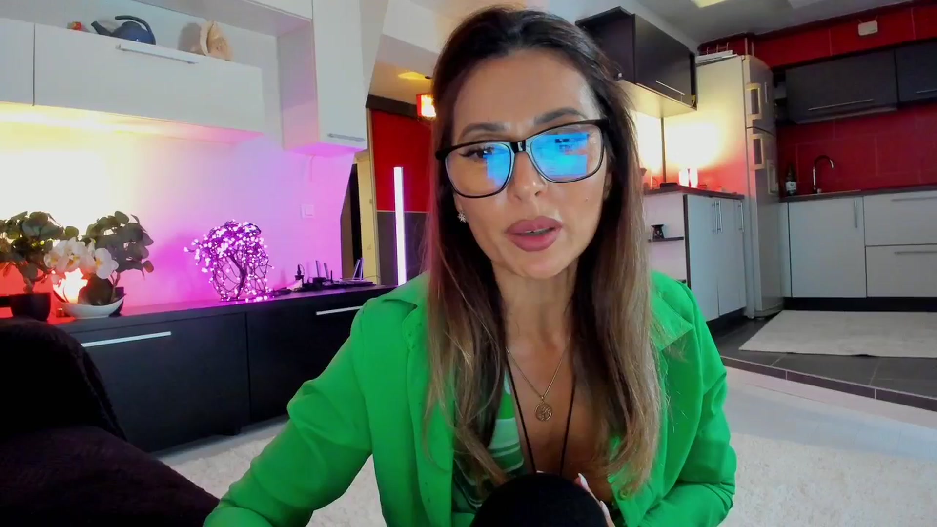 Gallery image thumbnail from SmileyTinaa's myfreecams stream on, 10/03/2025, 02:30 image 3 of 20