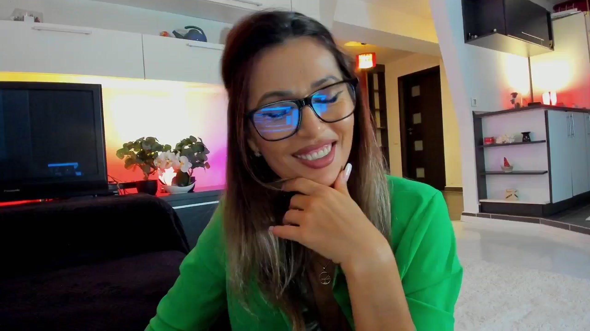Gallery image thumbnail from SmileyTinaa's myfreecams stream on, 10/03/2025, 02:30 image 1 of 20