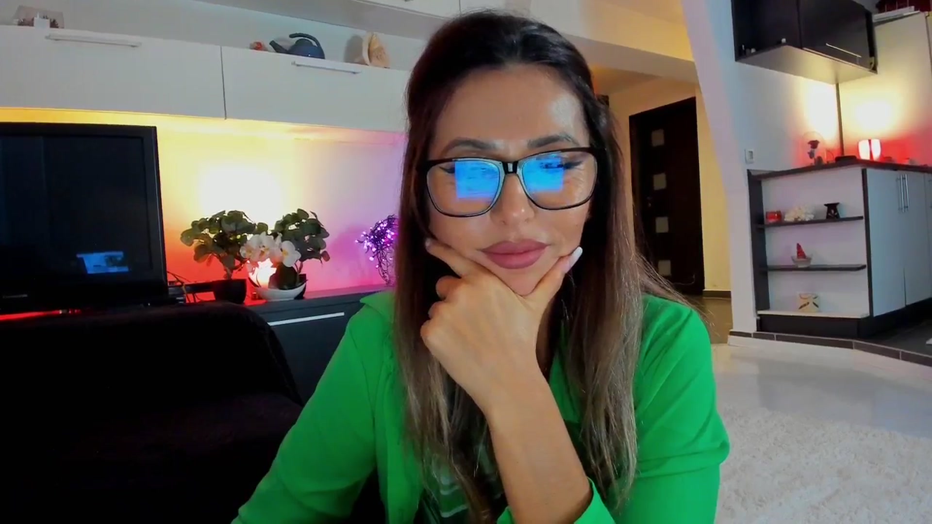 Gallery image thumbnail from SmileyTinaa's myfreecams stream on, 10/03/2025, 02:30 image 6 of 20