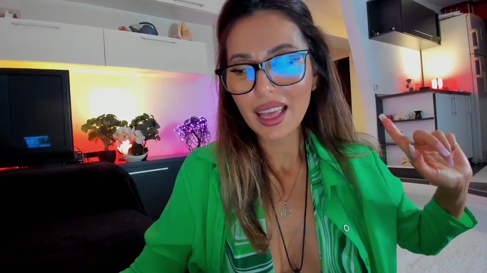 Gallery image thumbnail from SmileyTinaa's myfreecams stream on, 10/03/2025, 02:30 image 7 of 20
