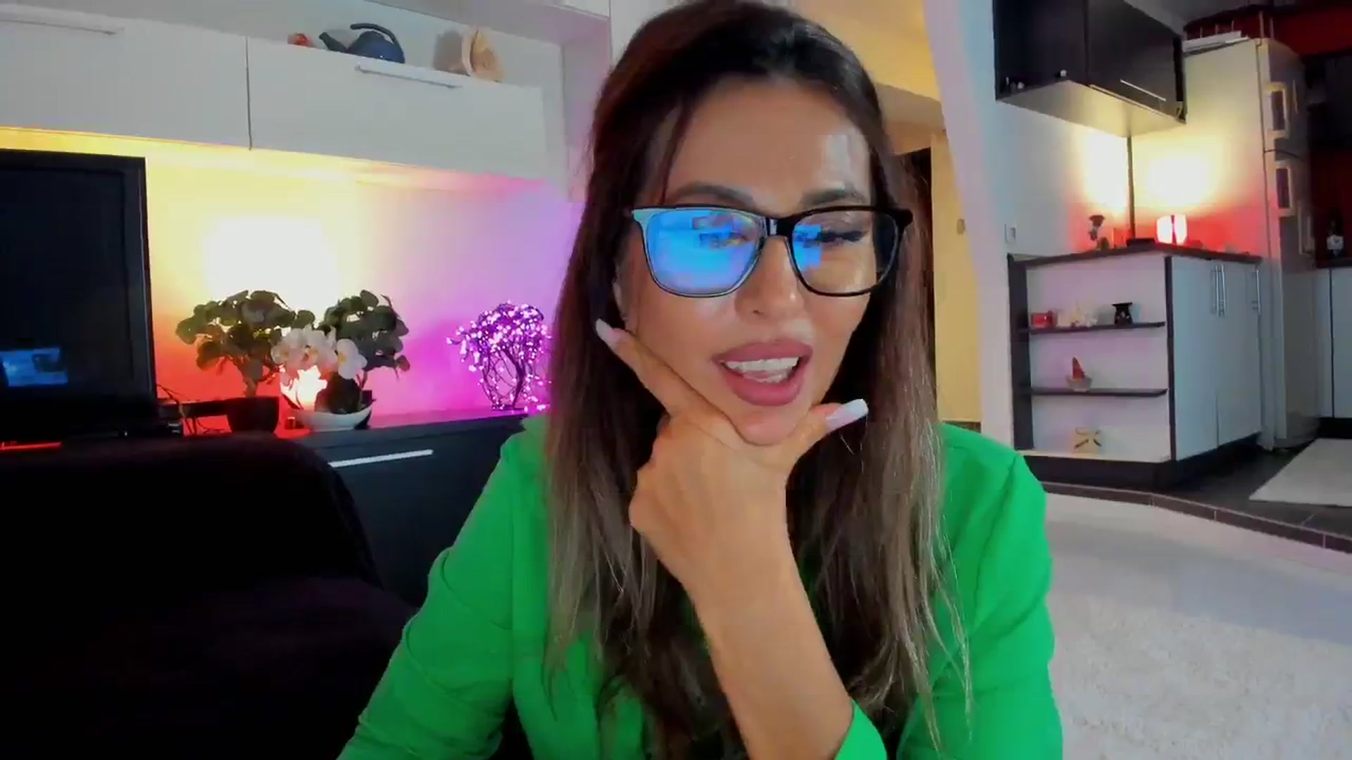 Gallery image thumbnail from SmileyTinaa's myfreecams stream on, 10/03/2025, 02:30 image 13 of 20