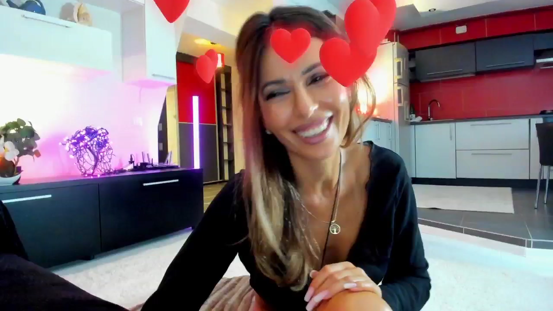 Gallery image thumbnail from SmileyTinaa's myfreecams stream on, 10/03/2025, 22:23 image 19 of 20
