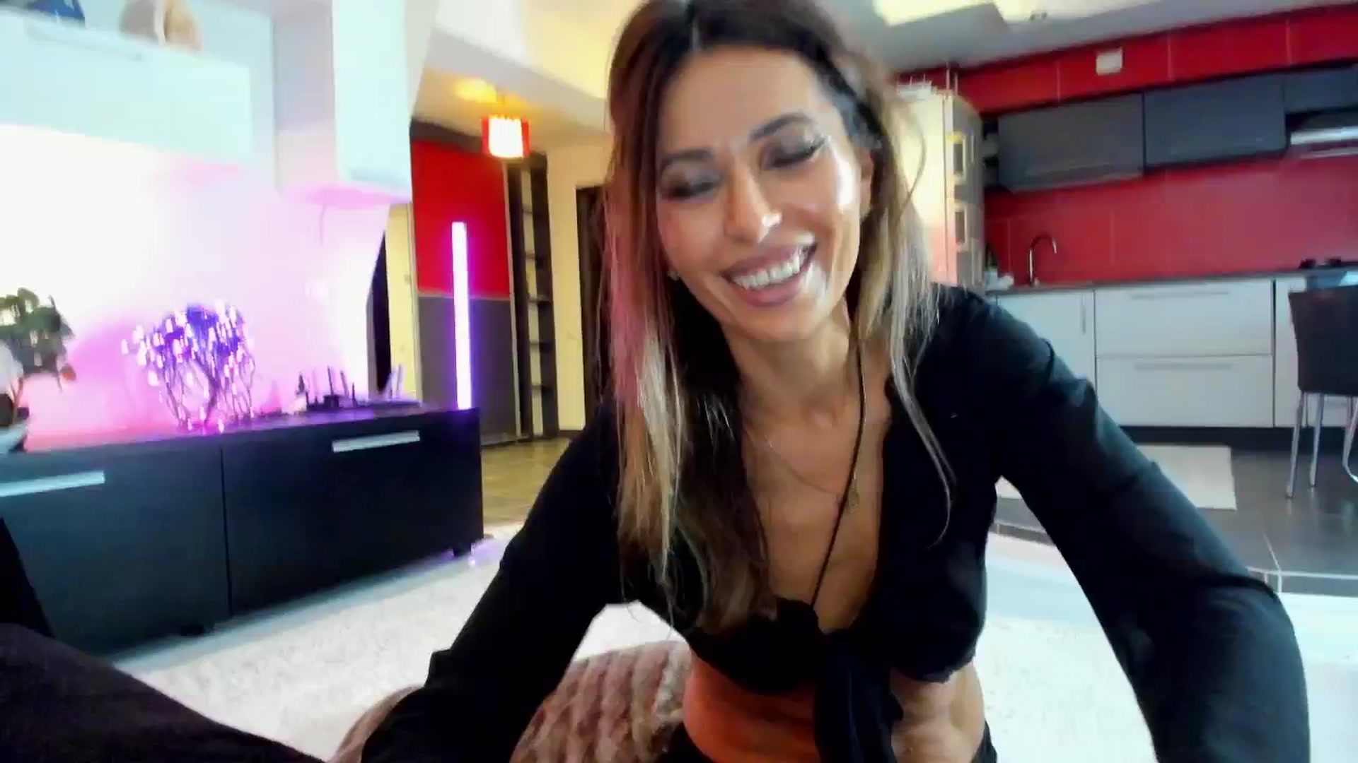 Gallery image thumbnail from SmileyTinaa's myfreecams stream on, 10/03/2025, 22:23 image 5 of 20