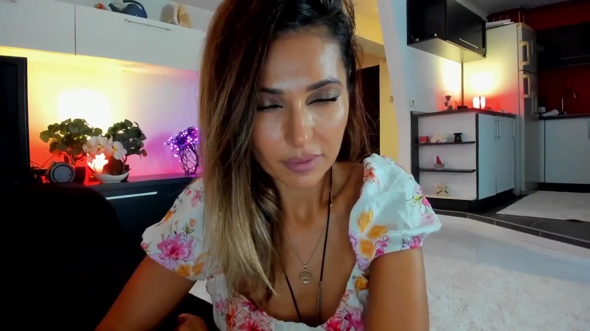 Gallery image thumbnail from SmileyTinaa's myfreecams stream on, 10/10/2025, 03:05 image 6 of 20