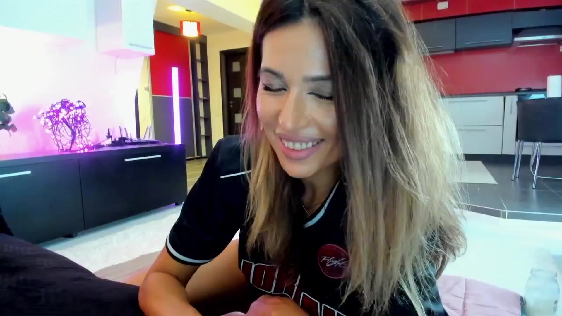 Gallery image thumbnail from SmileyTinaa's myfreecams stream on, 10/10/2025, 23:45 image 2 of 20