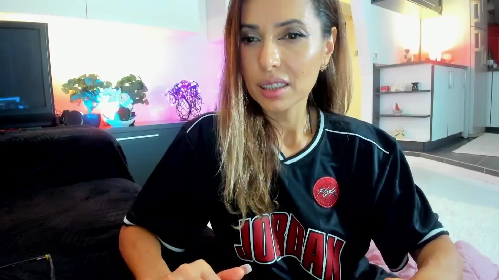 Gallery image thumbnail from SmileyTinaa's myfreecams stream on, 10/11/2025, 02:35 image 1 of 20
