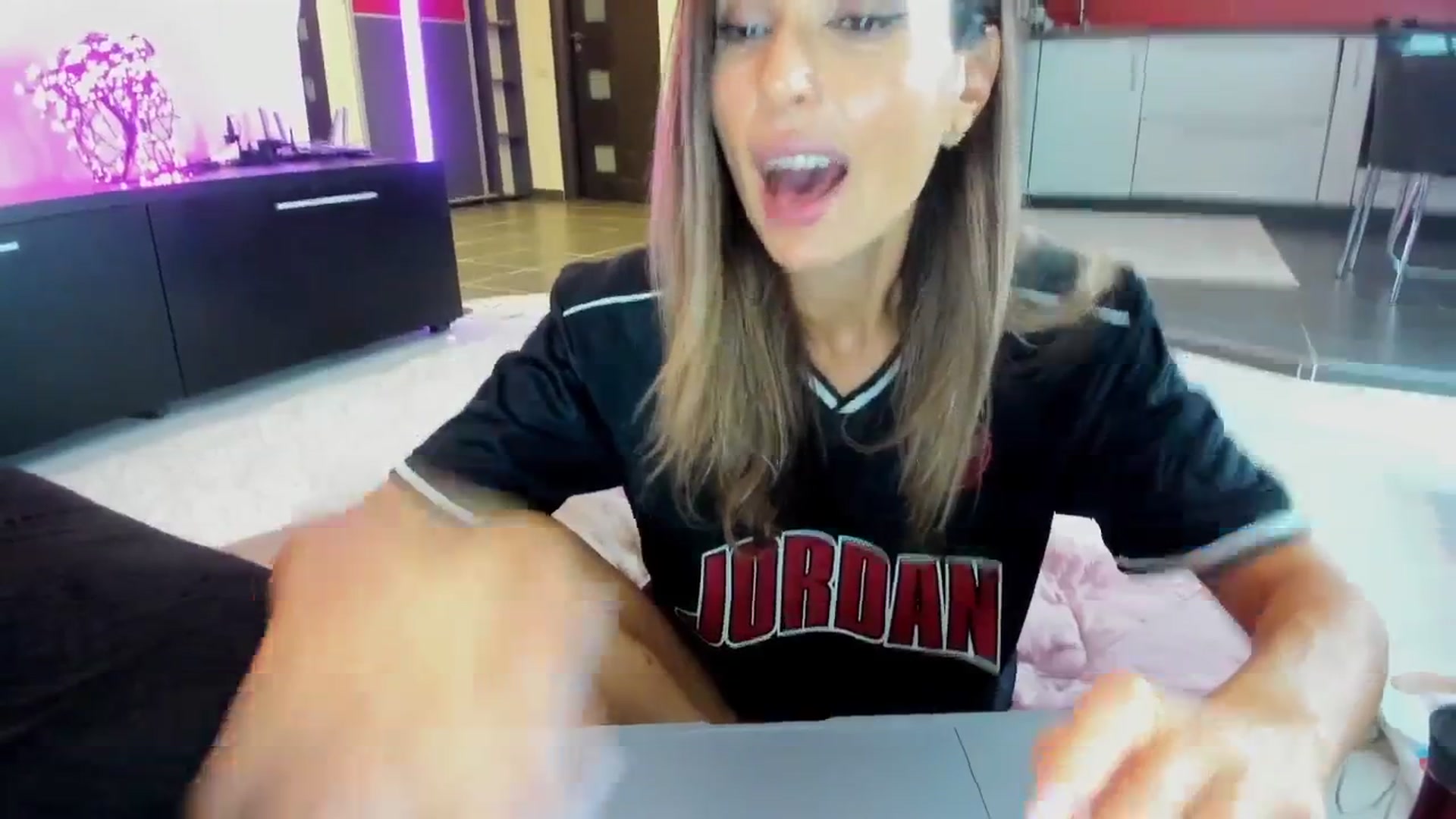 Gallery image thumbnail from SmileyTinaa's myfreecams stream on, 10/11/2025, 02:35 image 18 of 20