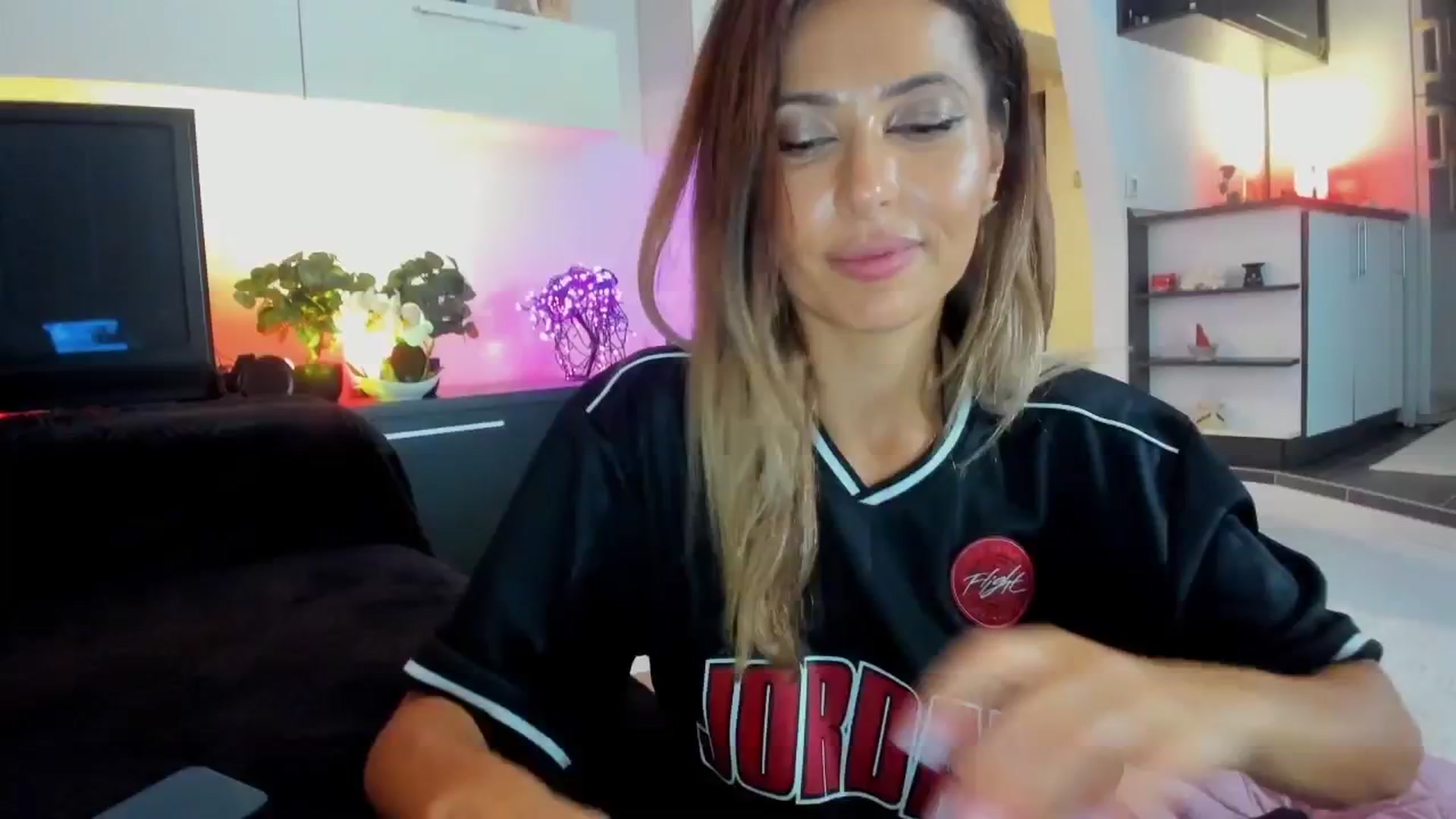 Gallery image thumbnail from SmileyTinaa's myfreecams stream on, 10/11/2025, 02:35 image 12 of 20