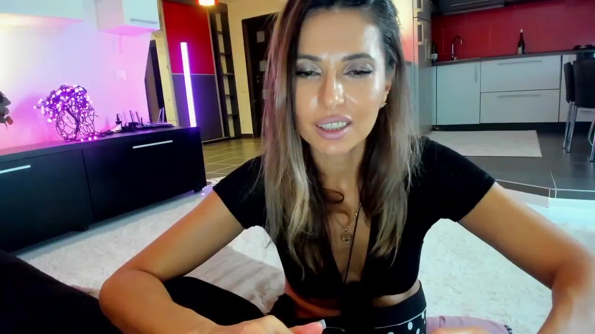 Gallery image thumbnail from SmileyTinaa's myfreecams stream on, 10/16/2025, 21:49 image 6 of 20