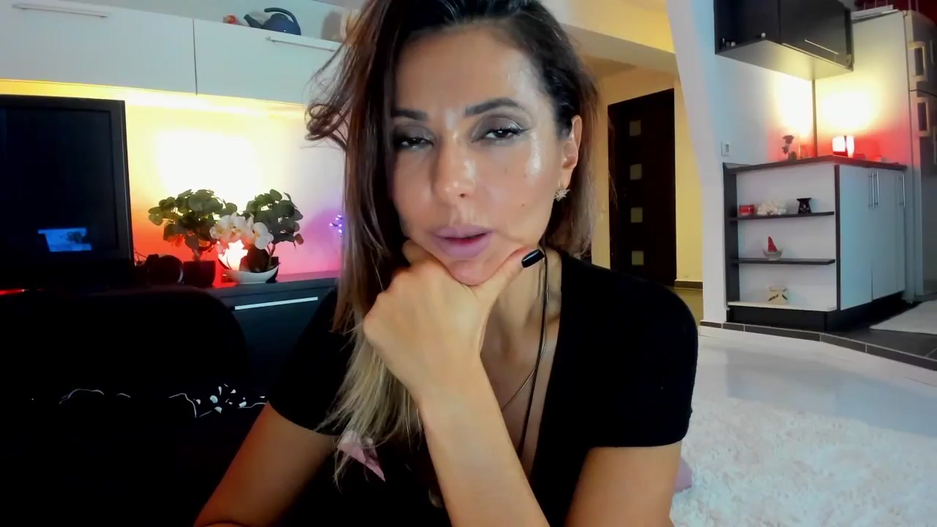 Gallery image thumbnail from SmileyTinaa's myfreecams stream on, 10/17/2025, 01:56 image 1 of 20