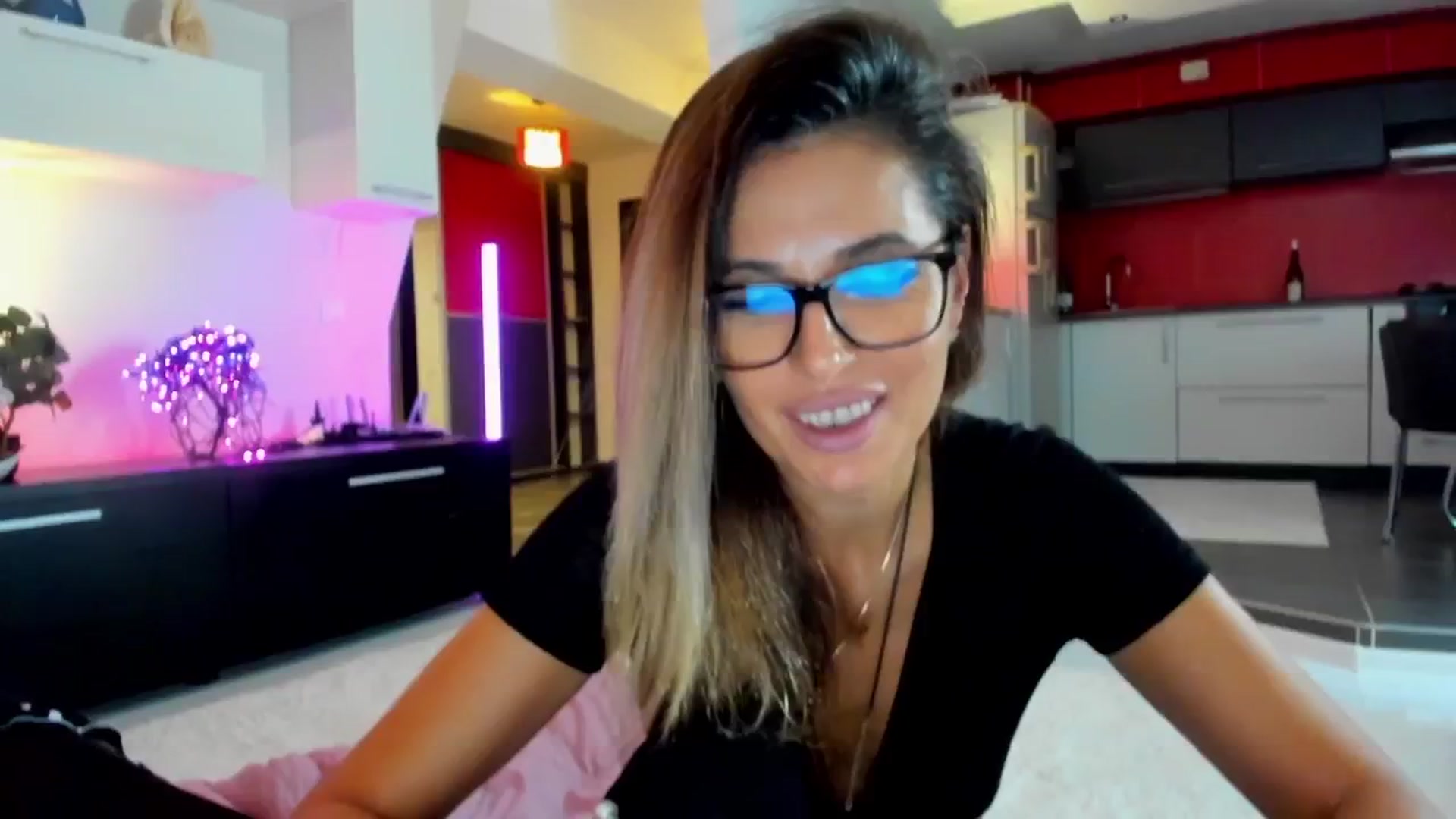 Gallery image thumbnail from SmileyTinaa's myfreecams stream on, 10/17/2025, 03:19 image 1 of 20