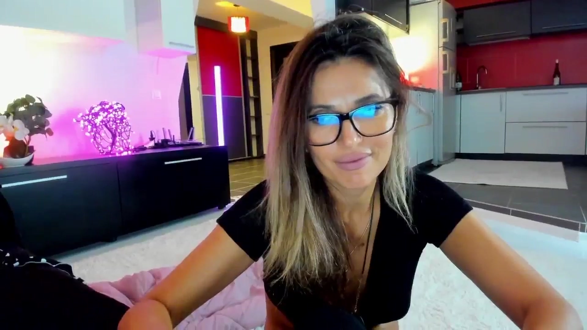 Gallery image thumbnail from SmileyTinaa's myfreecams stream on, 10/17/2025, 03:19 image 9 of 20