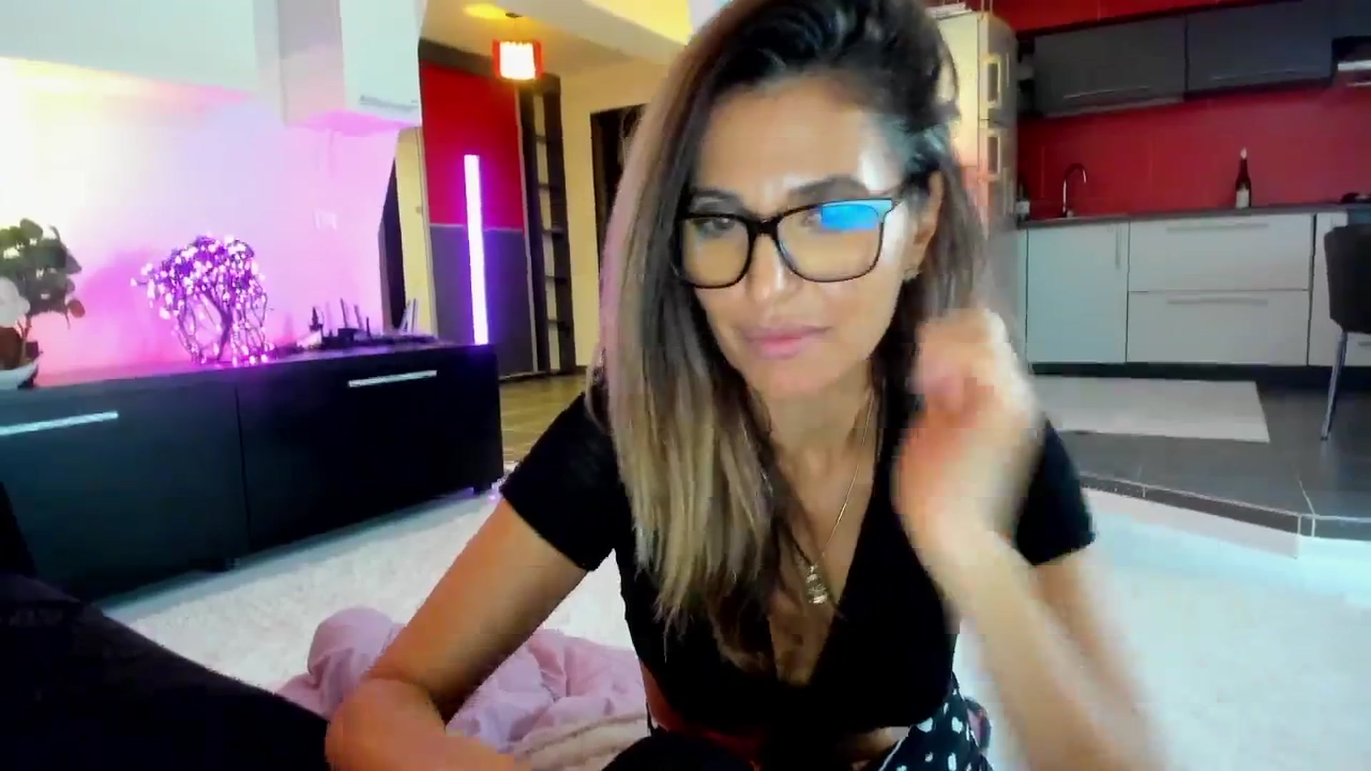 Gallery image thumbnail from SmileyTinaa's myfreecams stream on, 10/17/2025, 05:52 image 7 of 20