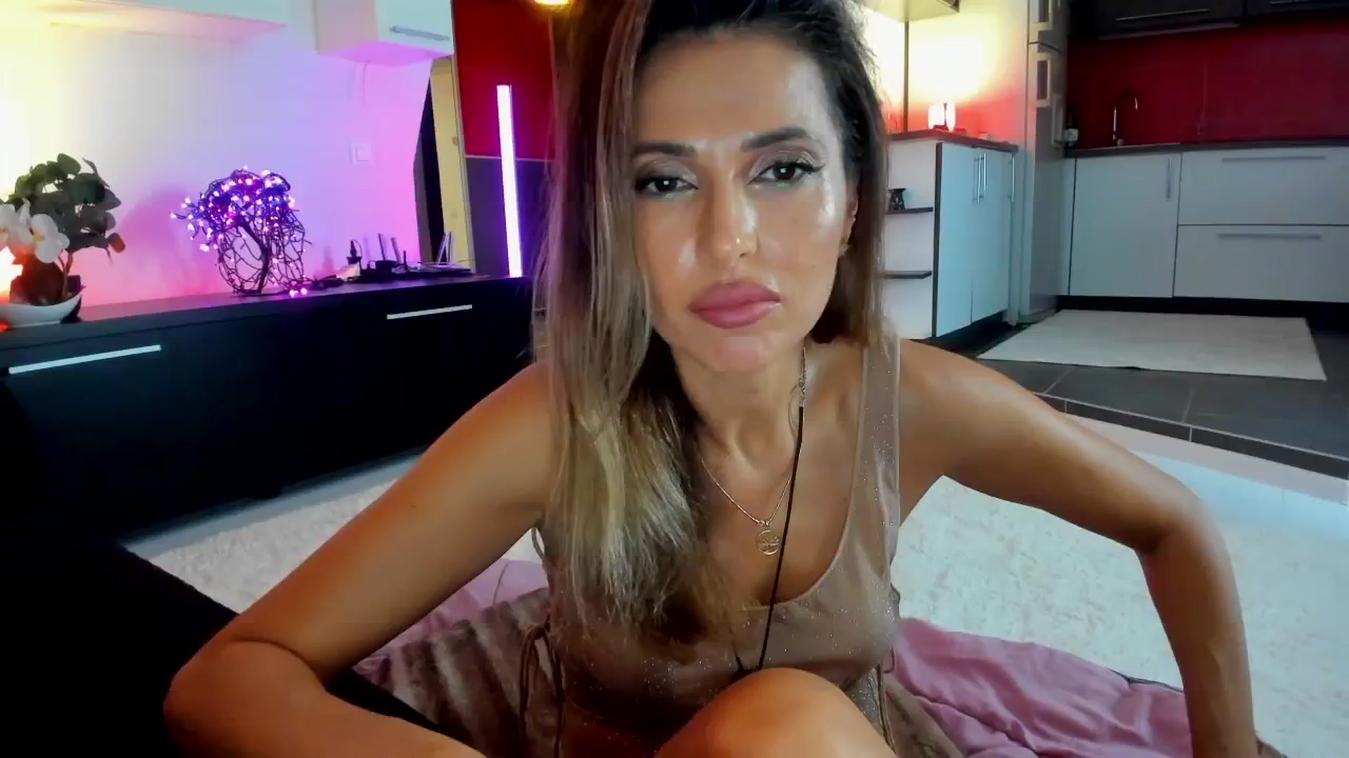 Gallery image thumbnail from SmileyTinaa's myfreecams stream on, 10/17/2025, 21:59 image 1 of 20