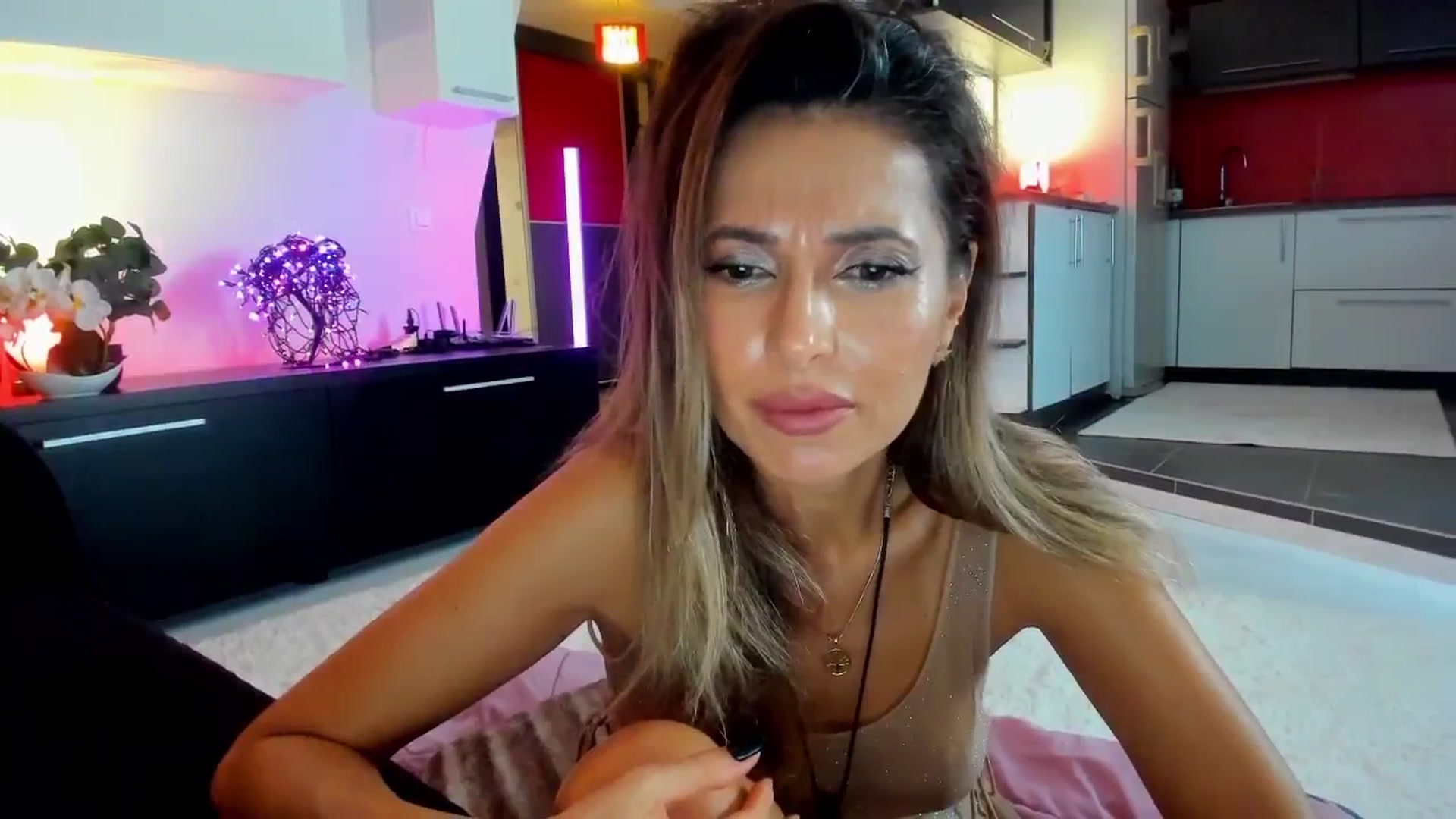 Gallery image thumbnail from SmileyTinaa's myfreecams stream on, 10/17/2025, 21:59 image 6 of 20