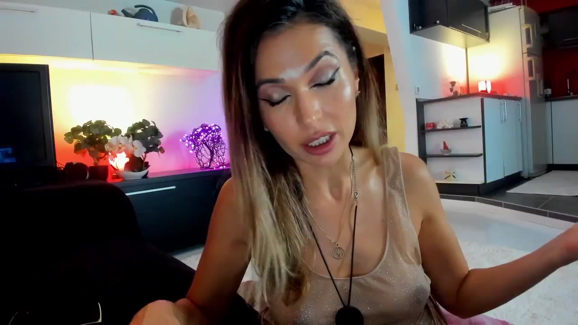 Gallery image thumbnail from SmileyTinaa's myfreecams stream on, 10/17/2025, 23:27 image 8 of 20