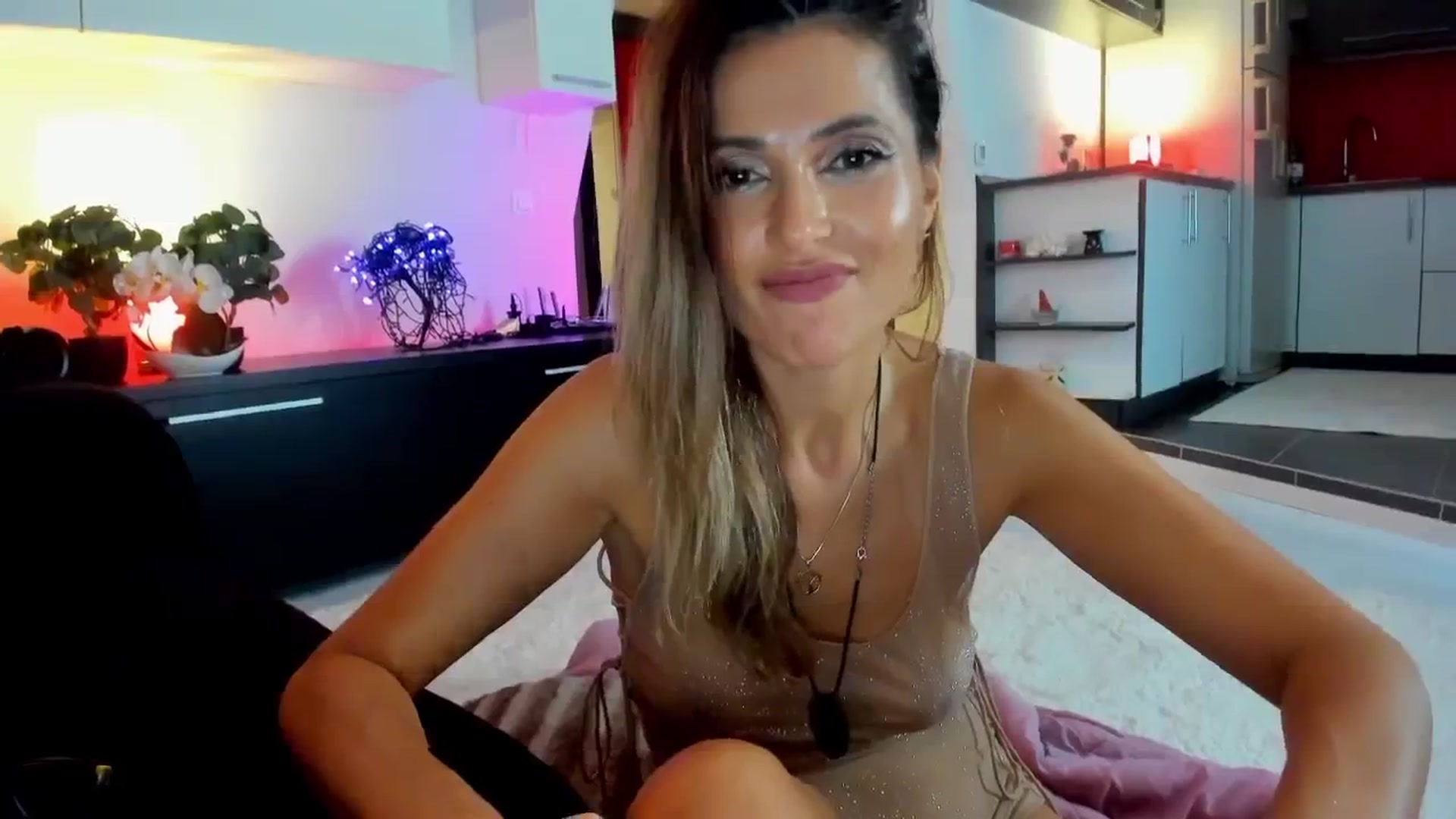 Gallery image thumbnail from SmileyTinaa's myfreecams stream on, 10/18/2025, 05:04 image 4 of 20