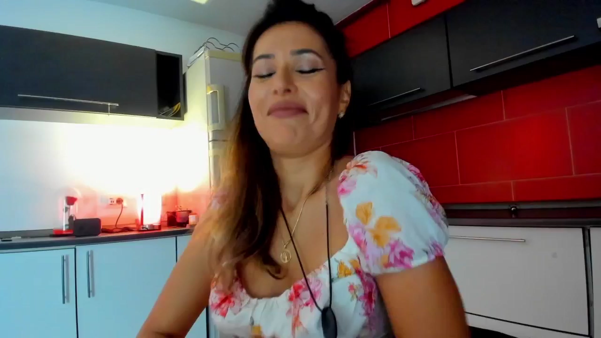 Gallery image thumbnail from SmileyTinaa's myfreecams stream on, 10/24/2025, 22:53 image 19 of 20