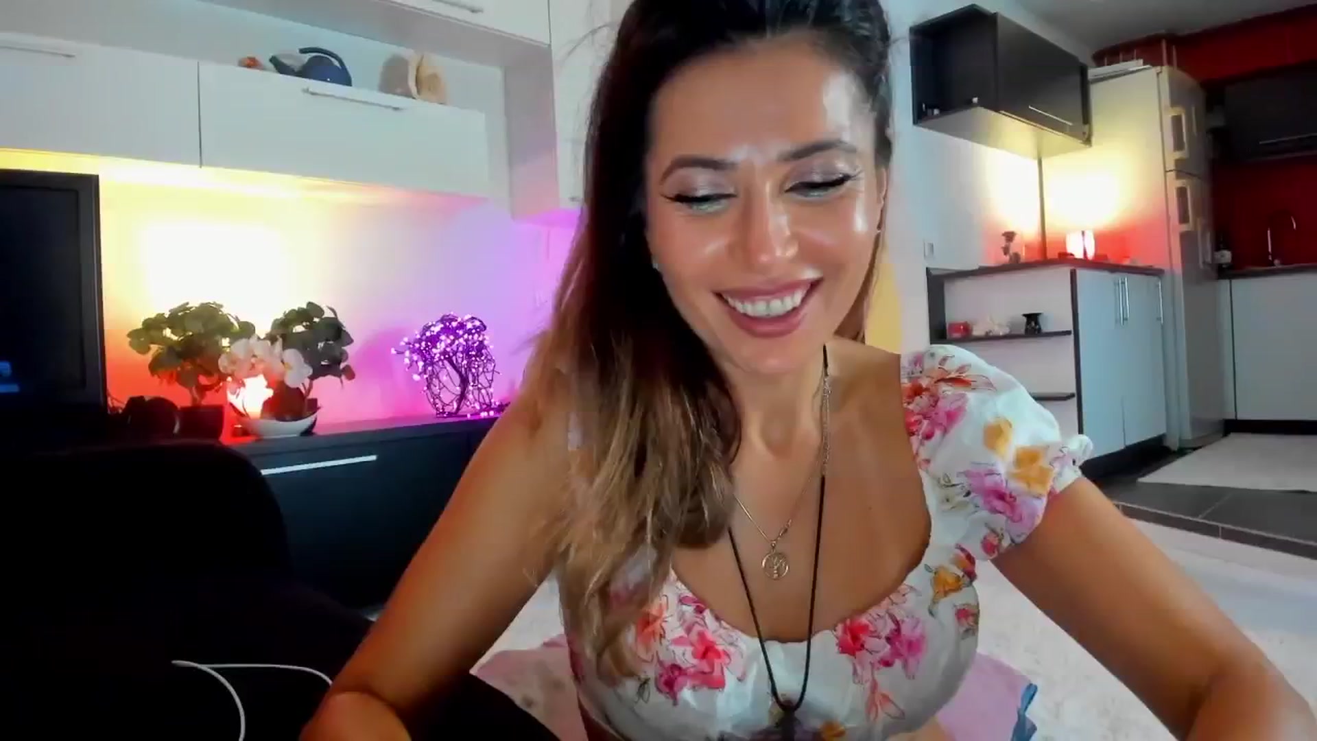 Gallery image thumbnail from SmileyTinaa's myfreecams stream on, 10/24/2025, 22:53 image 17 of 20
