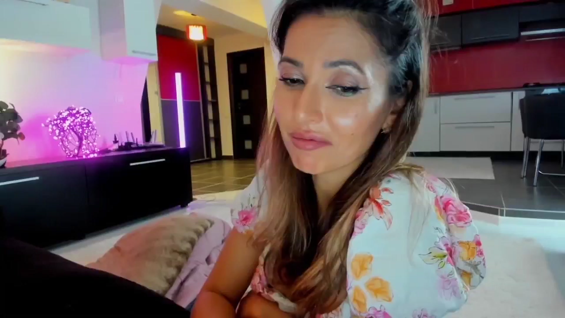 Gallery image thumbnail from SmileyTinaa's myfreecams stream on, 10/25/2025, 03:15 image 14 of 20