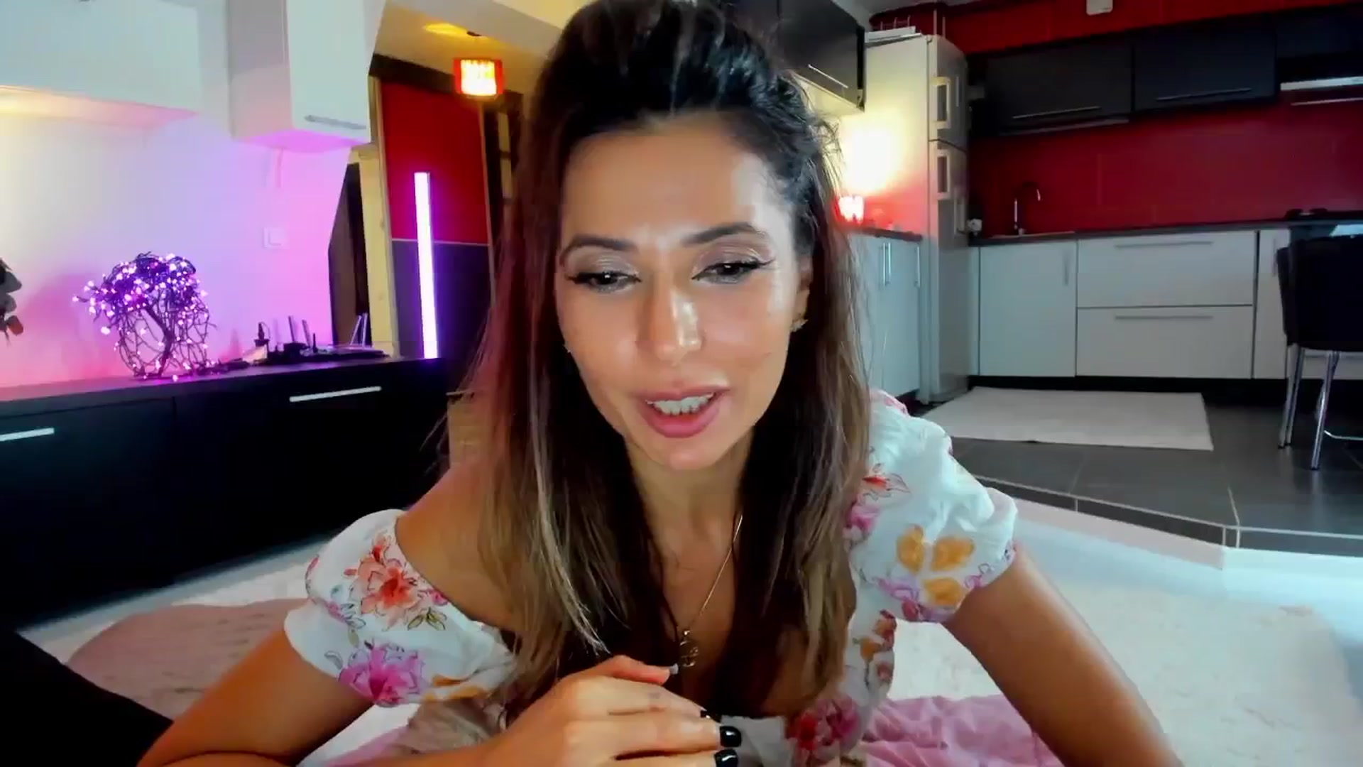Gallery image thumbnail from SmileyTinaa's myfreecams stream on, 10/25/2025, 06:25 image 14 of 20