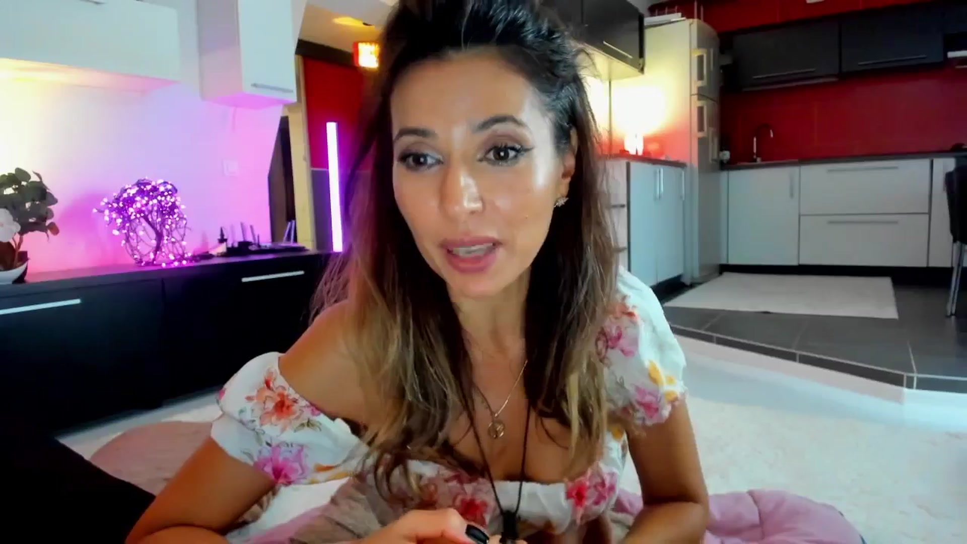 Gallery image thumbnail from SmileyTinaa's myfreecams stream on, 10/25/2025, 06:25 image 12 of 20