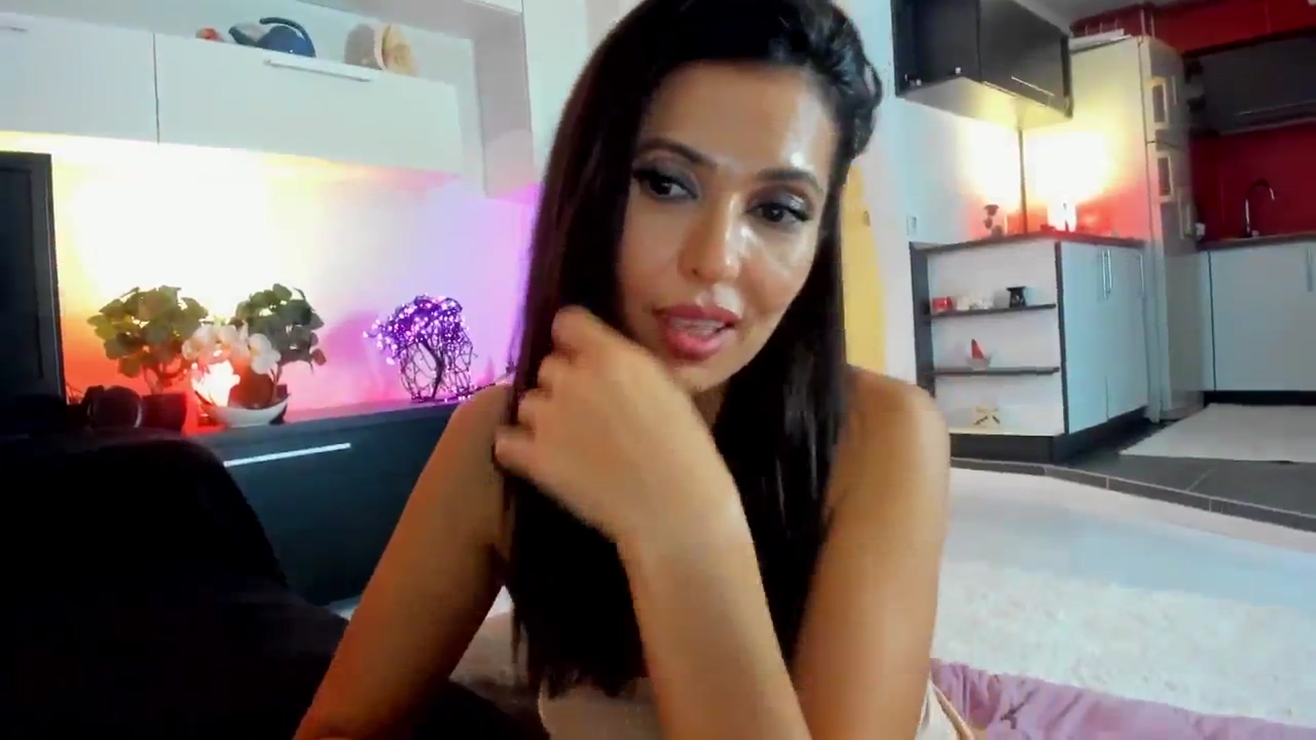 Gallery image thumbnail from SmileyTinaa's myfreecams stream on, 10/31/2025, 04:57 image 9 of 20