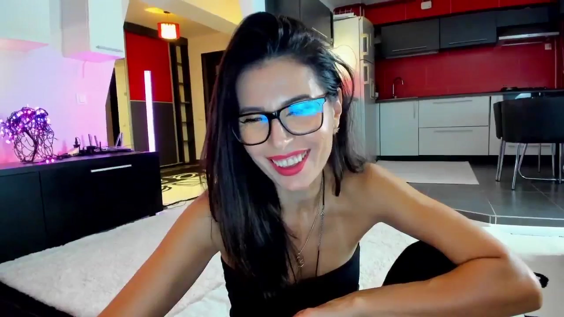 Gallery image thumbnail from SmileyTinaa's myfreecams stream on, 11/13/2025, 22:59 image 17 of 20