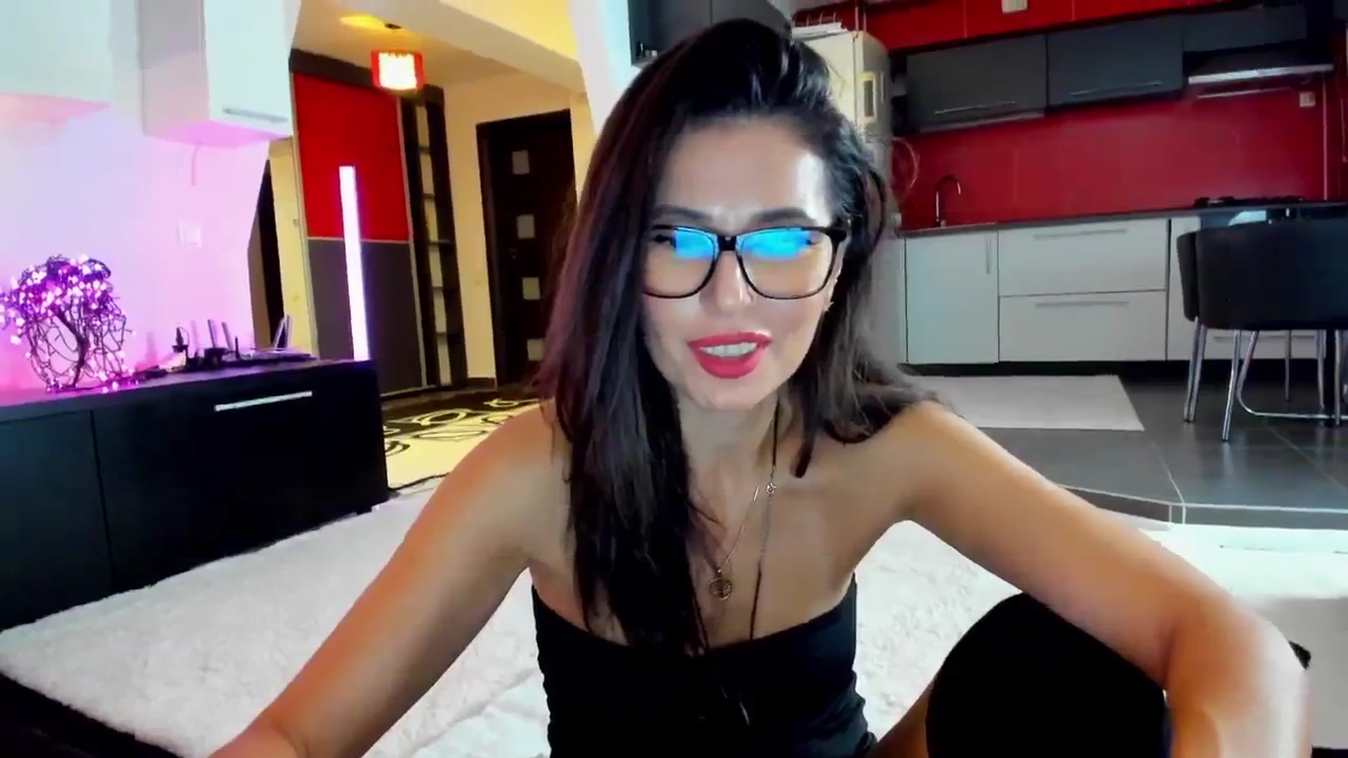 Gallery image thumbnail from SmileyTinaa's myfreecams stream on, 11/13/2025, 22:59 image 19 of 20