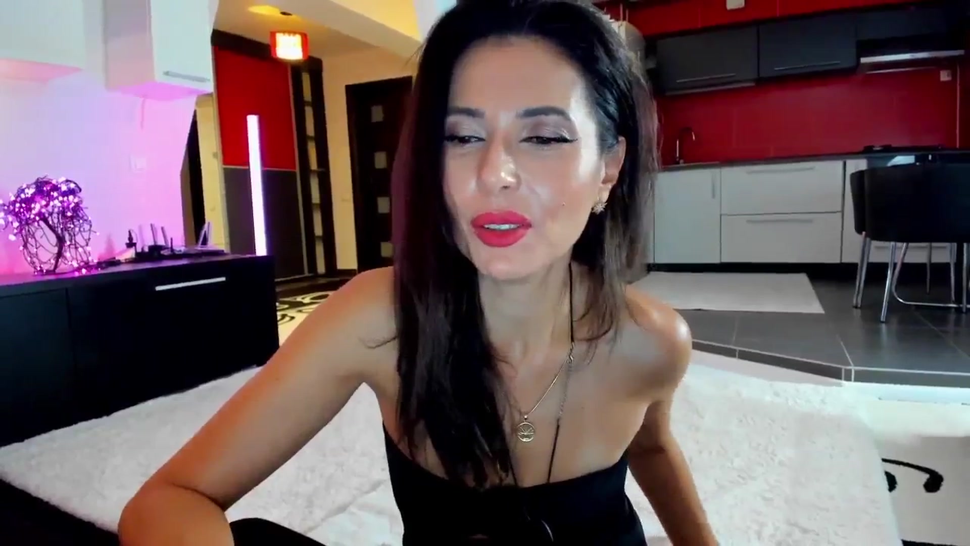 Gallery image thumbnail from SmileyTinaa's myfreecams stream on, 11/13/2025, 22:59 image 13 of 20